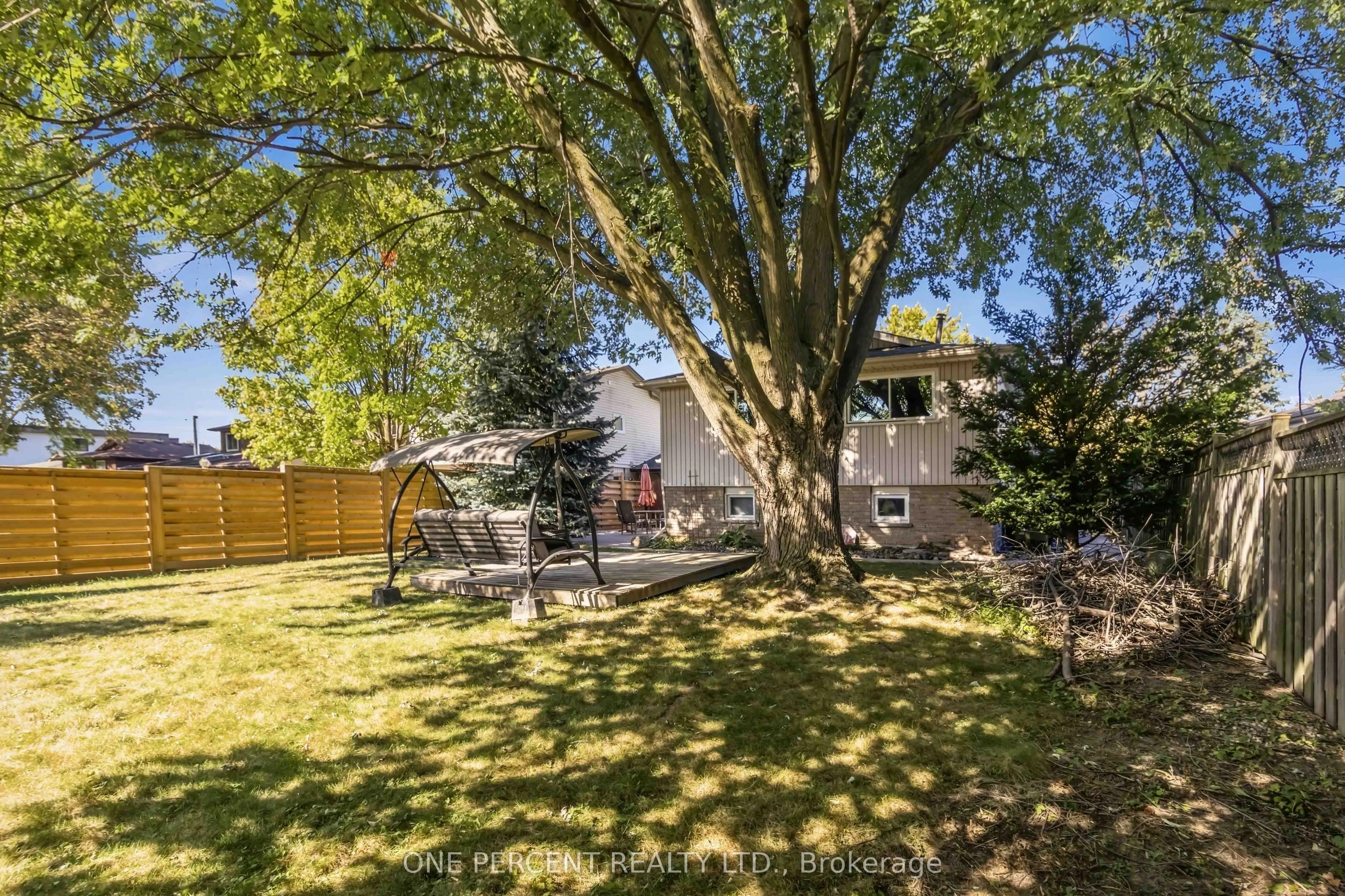 6099 Starfield Crescent