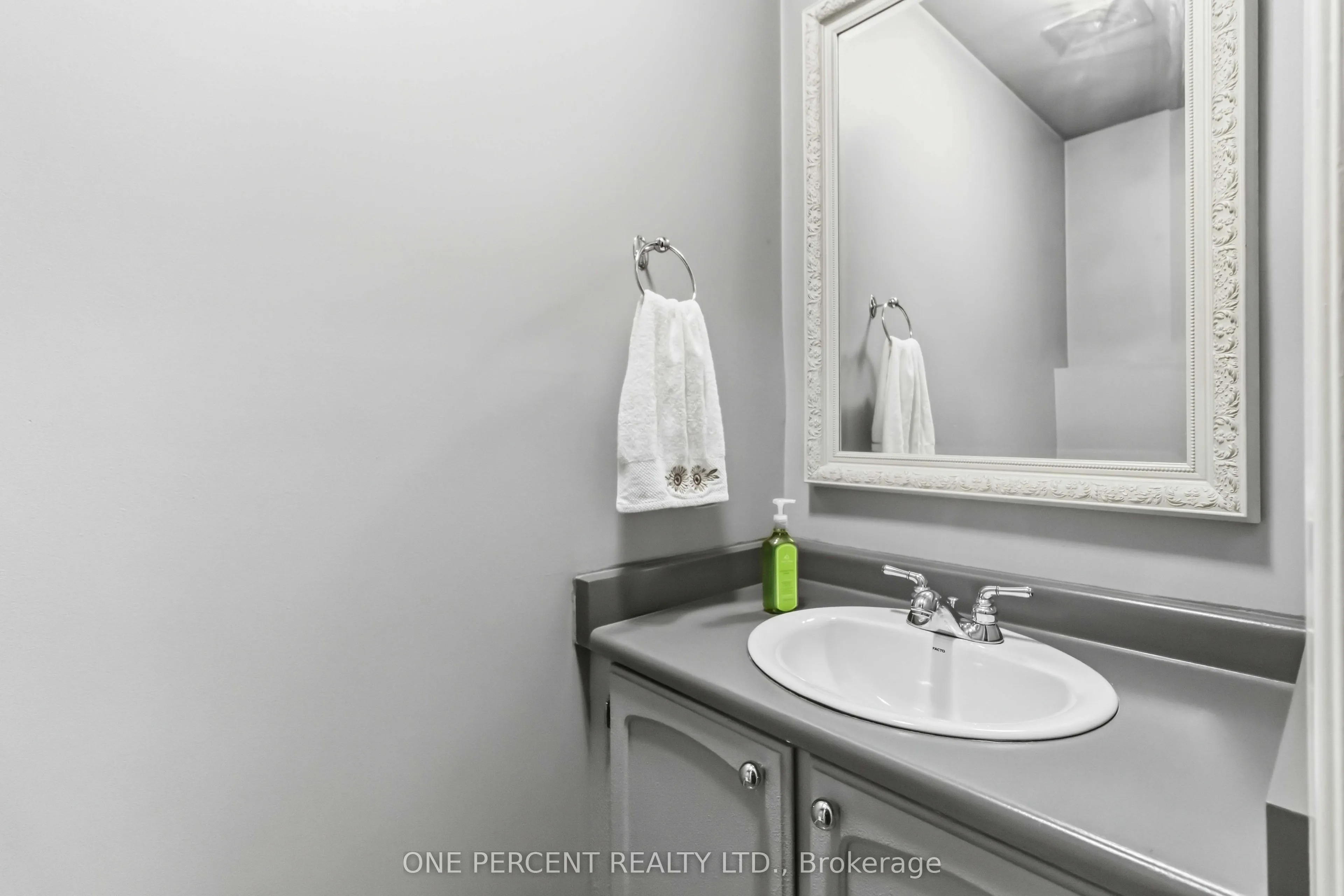 6099 Starfield Crescent