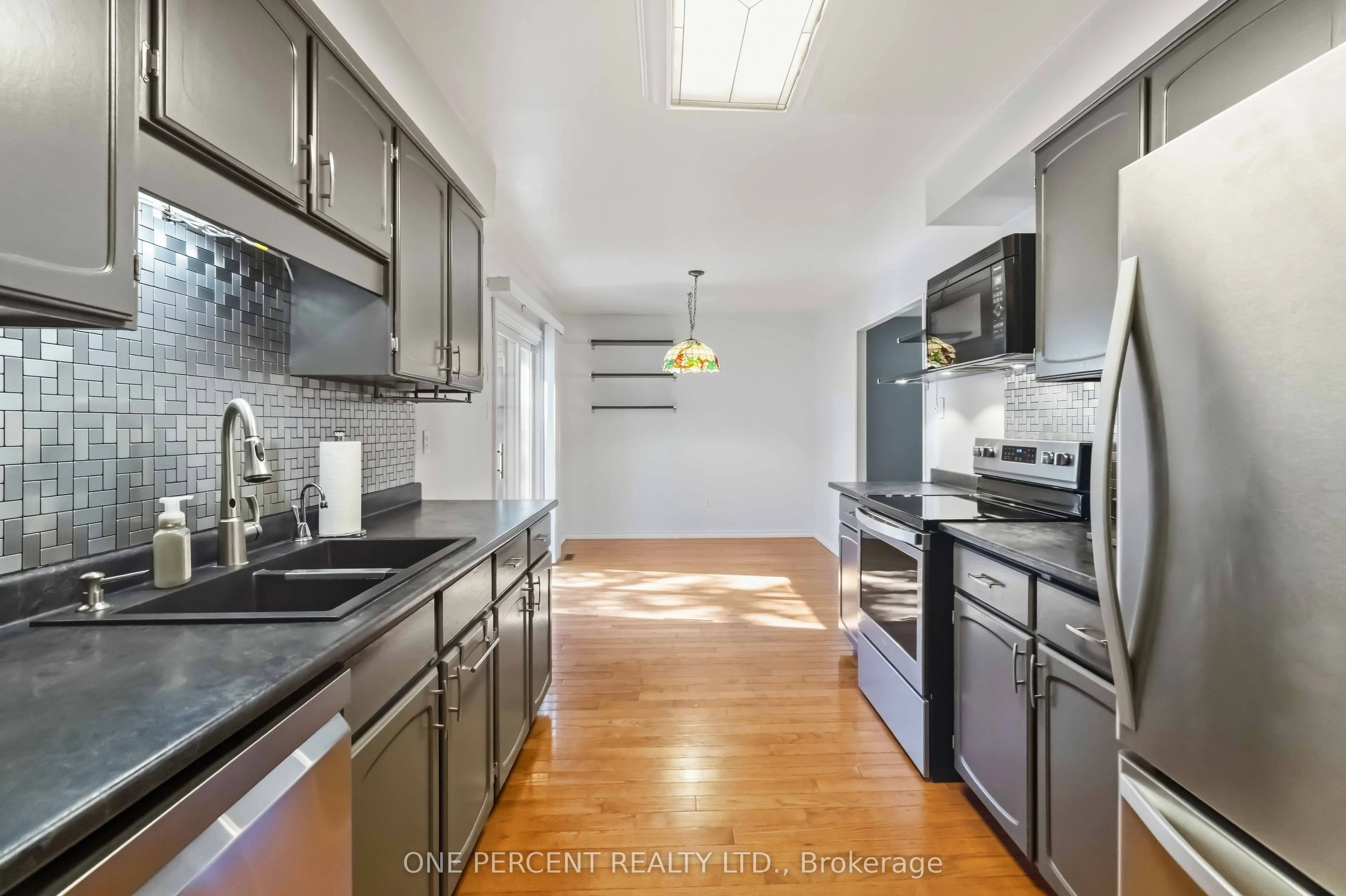 6099 Starfield Crescent