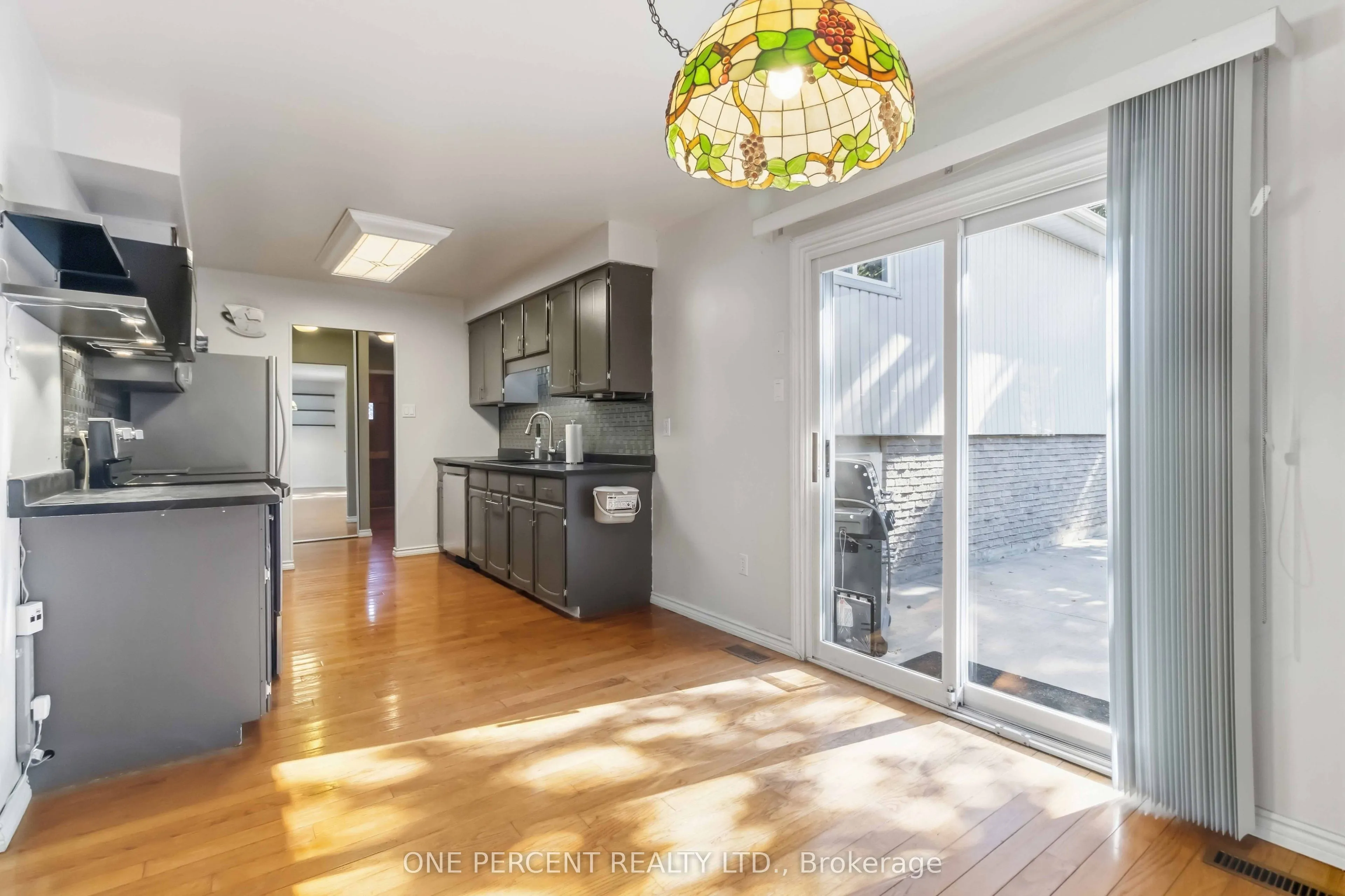 6099 Starfield Crescent