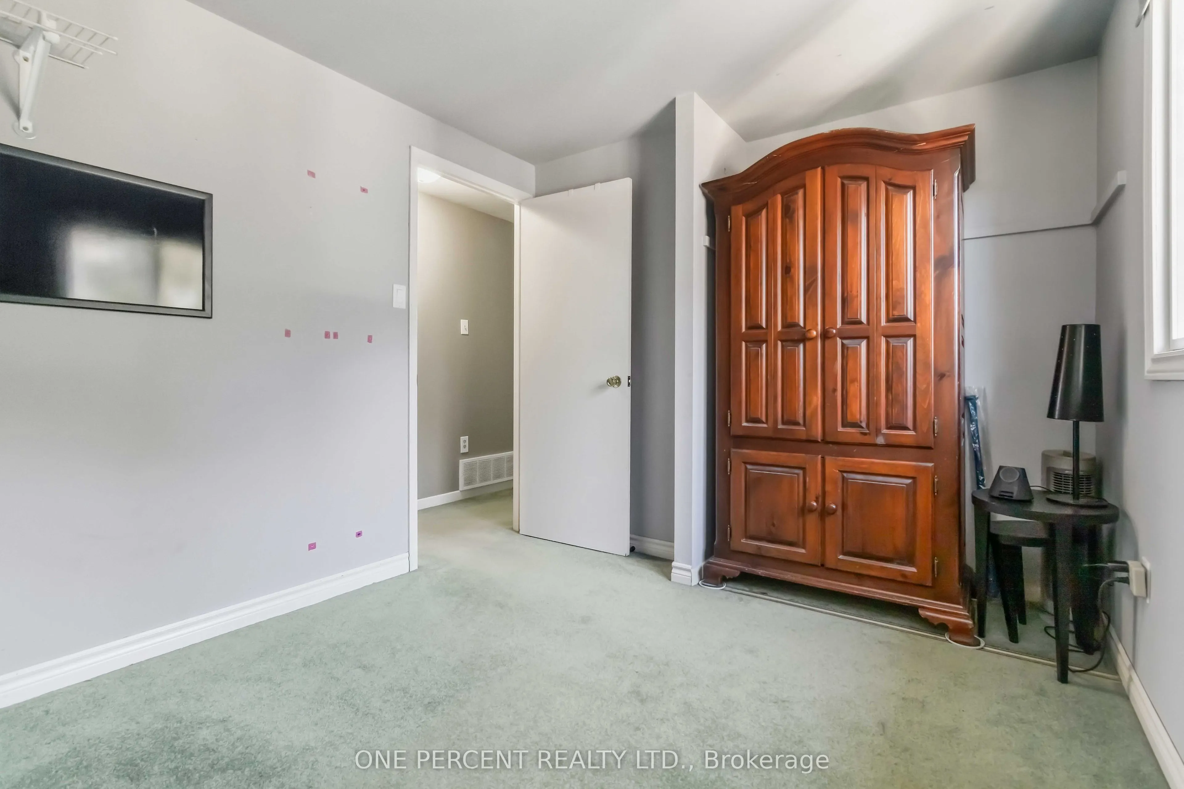 6099 Starfield Crescent