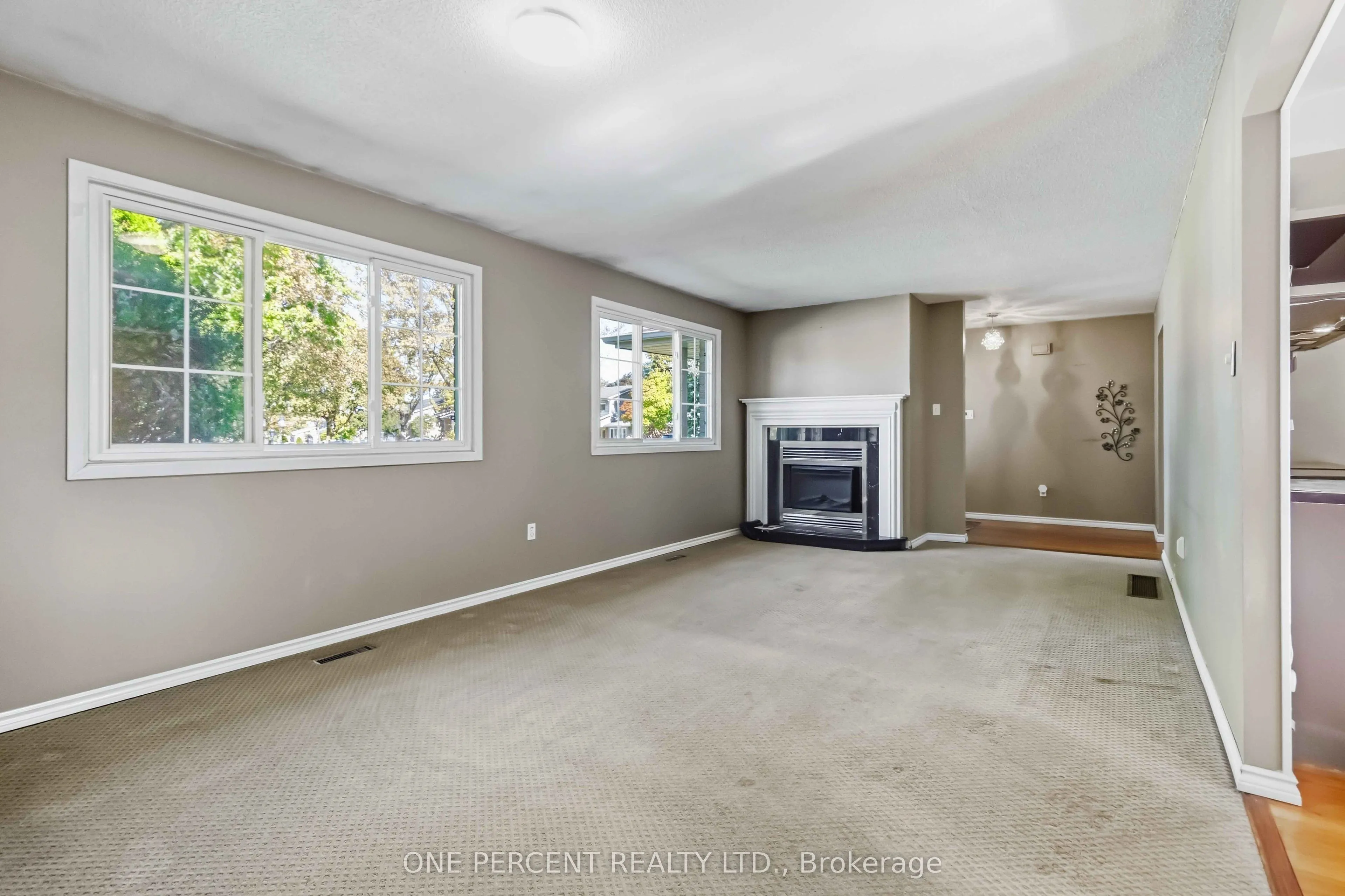 6099 Starfield Crescent