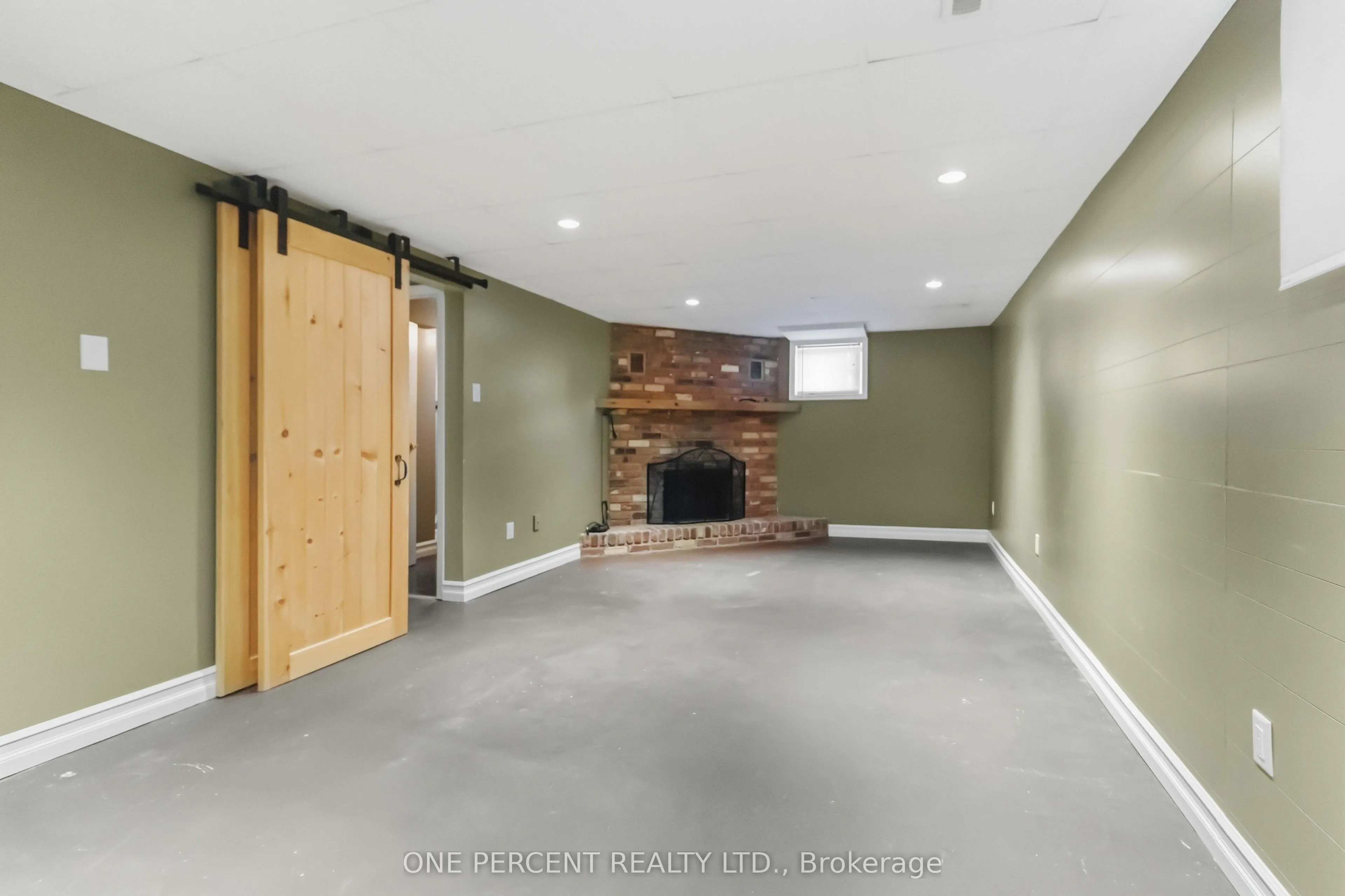 6099 Starfield Crescent