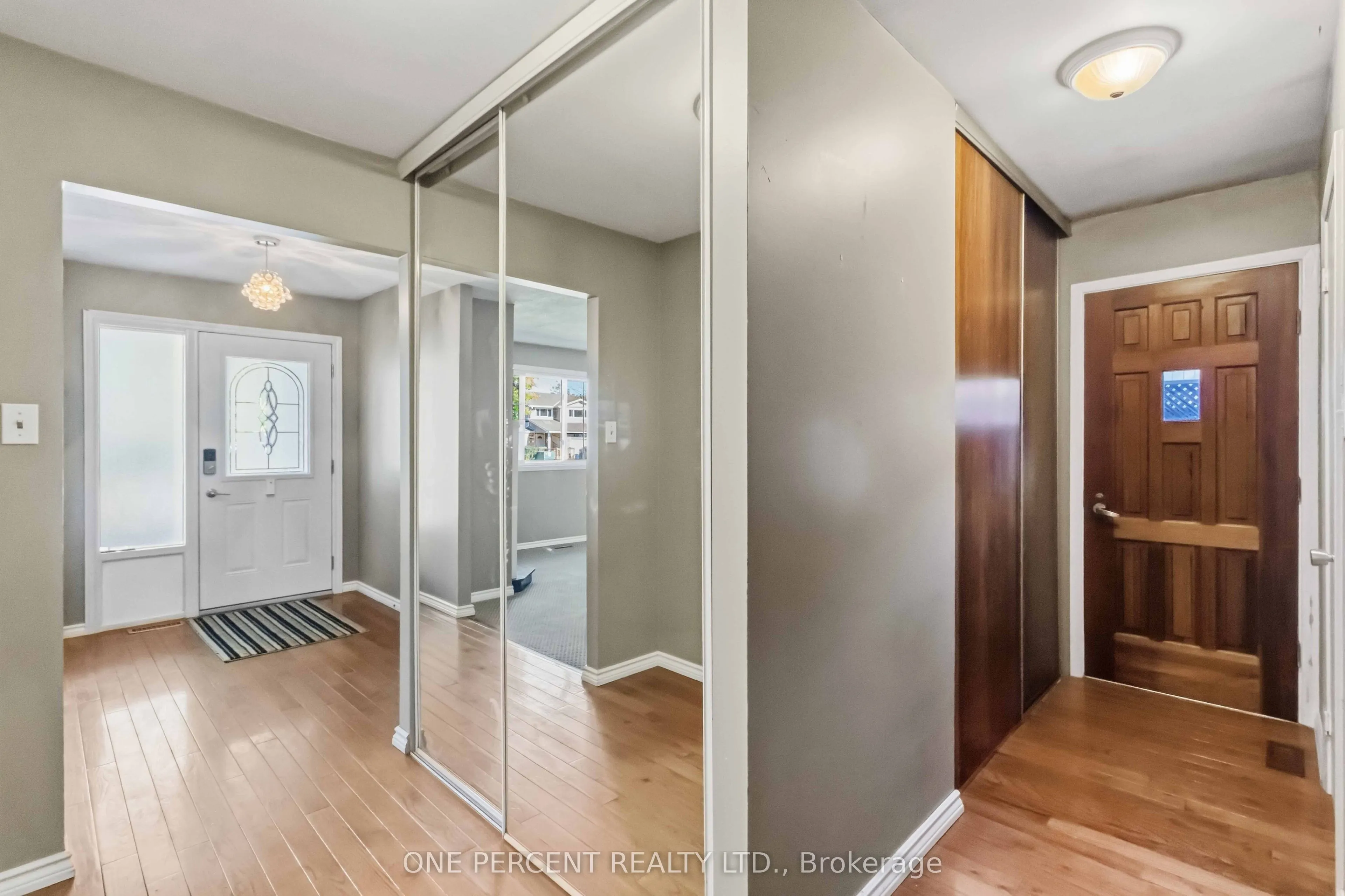 6099 Starfield Crescent