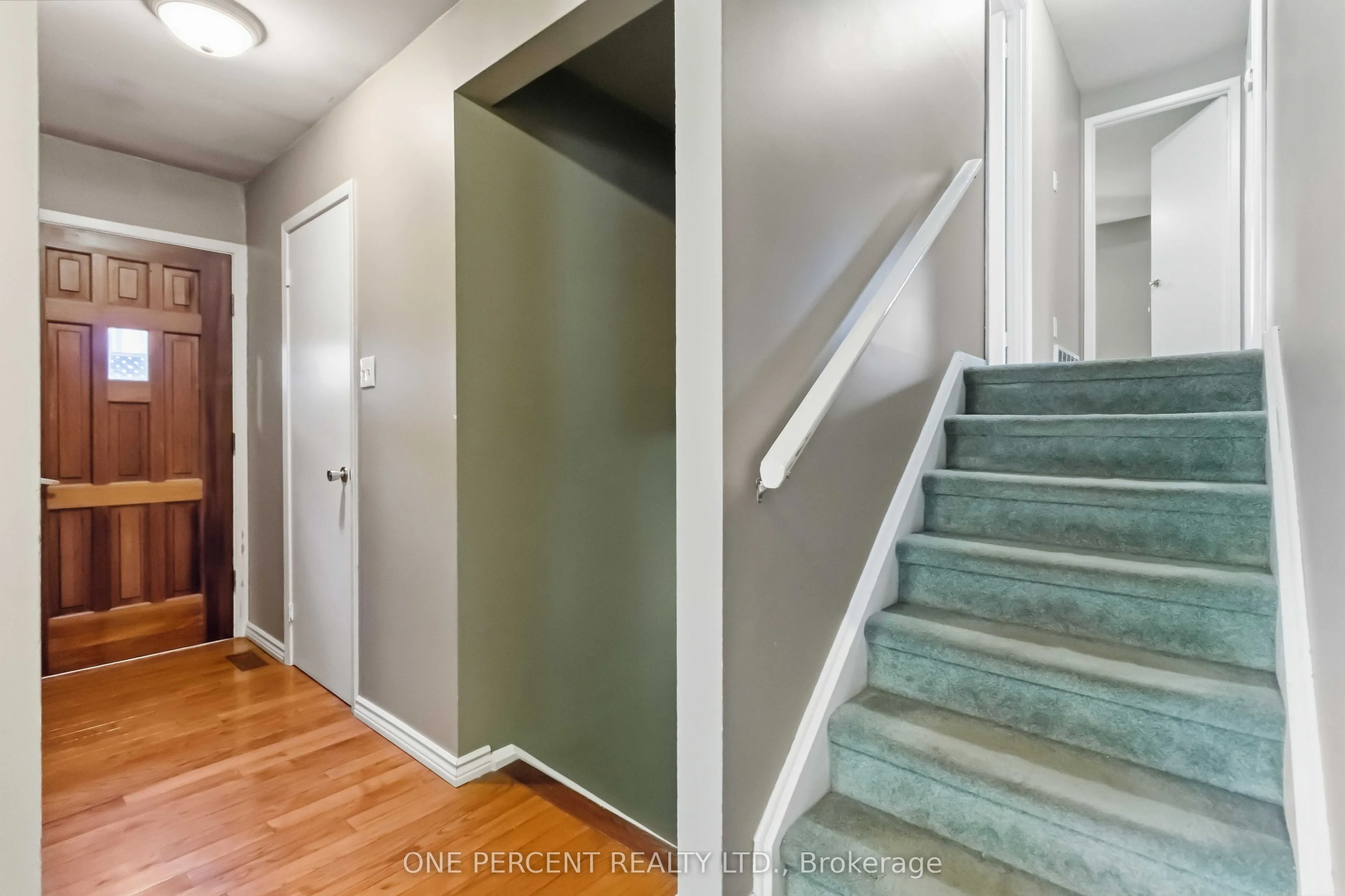 6099 Starfield Crescent