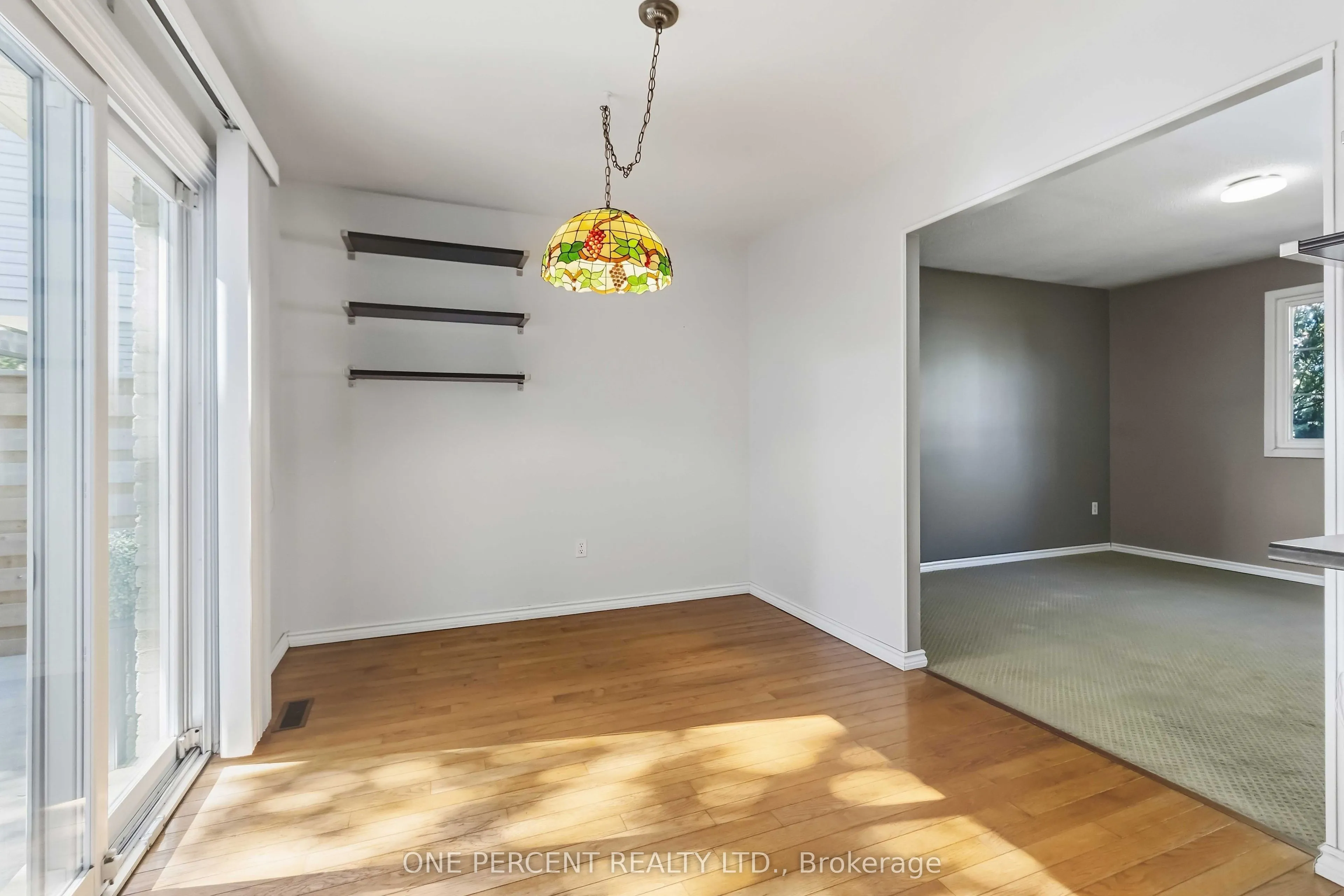 6099 Starfield Crescent