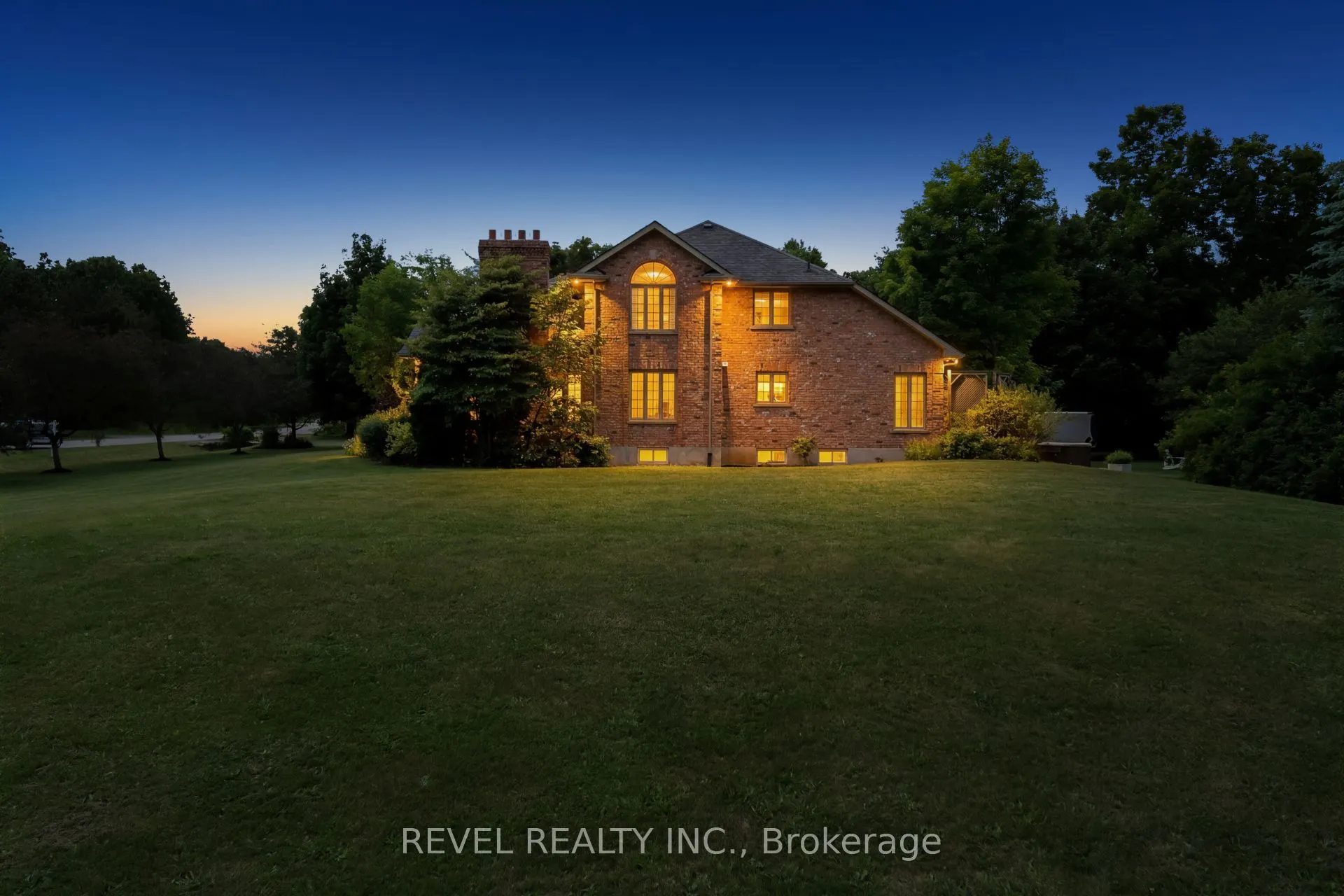 2255 Mohawk Trail