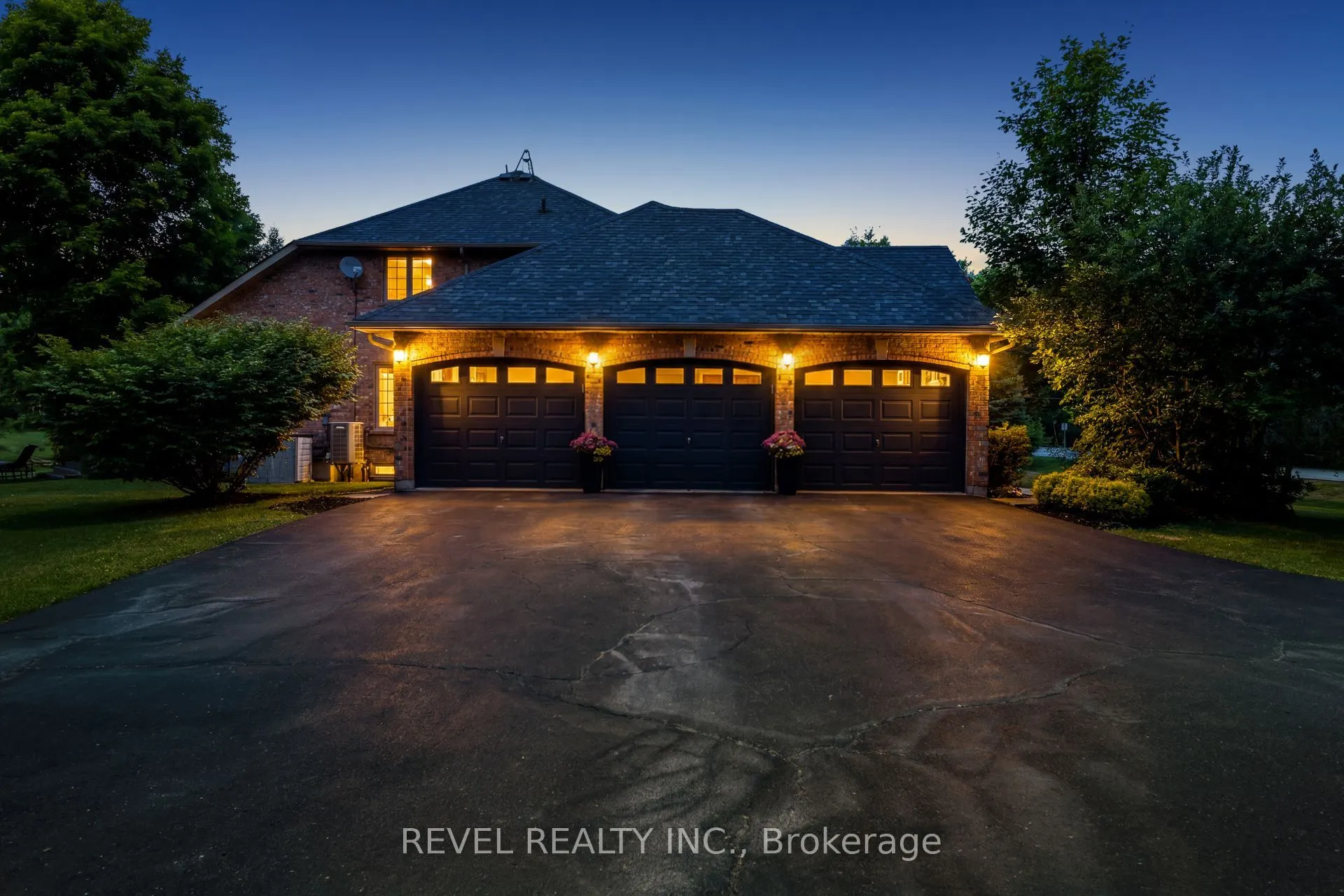 2255 Mohawk Trail