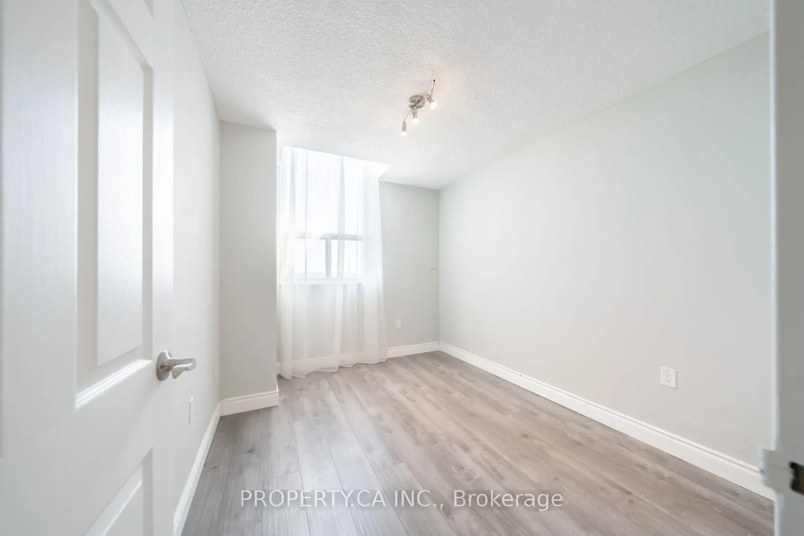 355 Rathburn Road E #1204