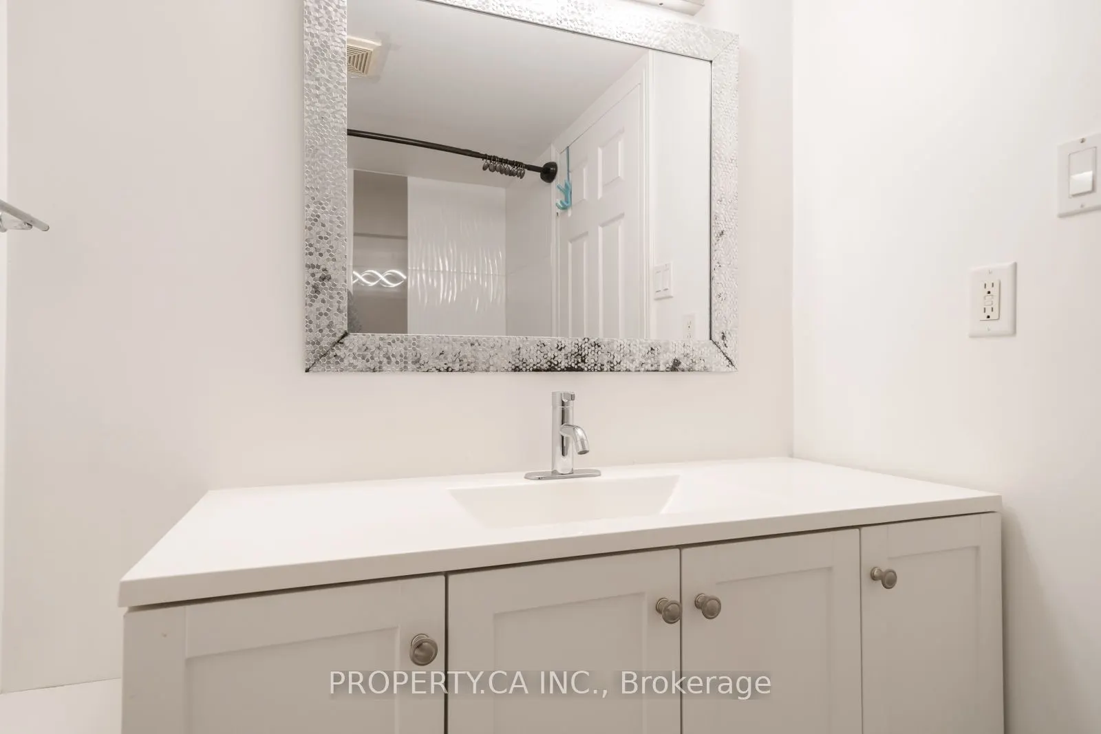 355 Rathburn Road E #1204