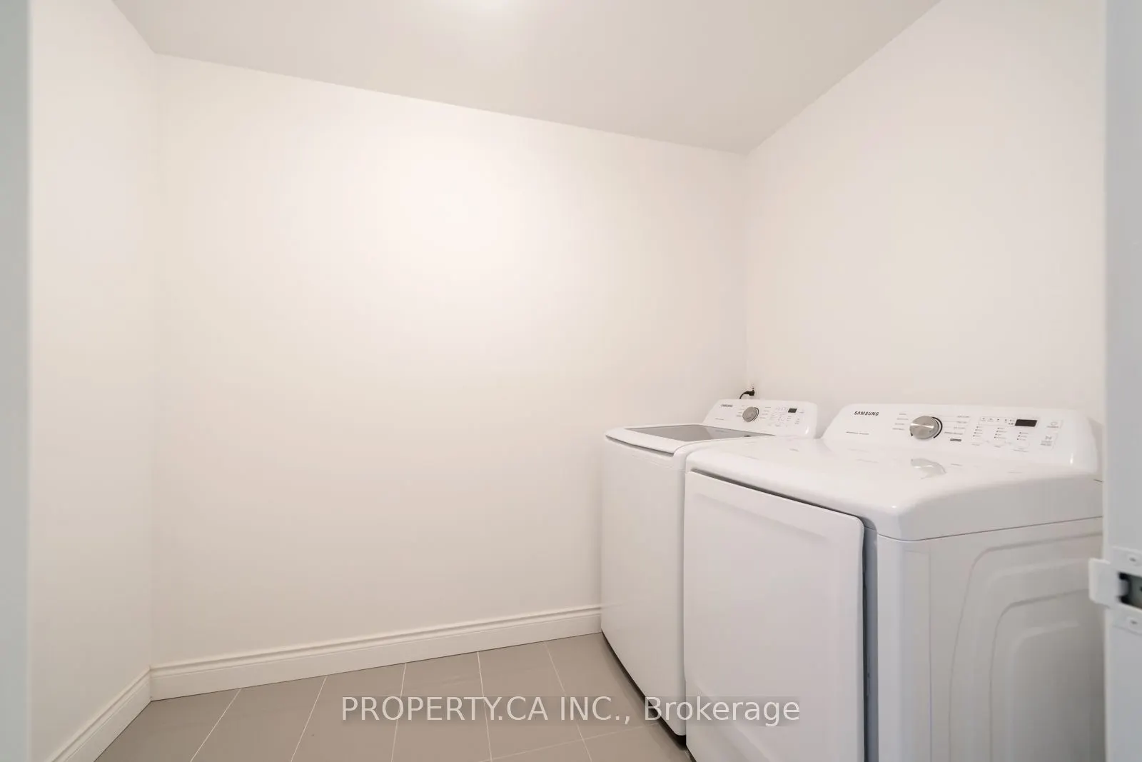 355 Rathburn Road E #1204