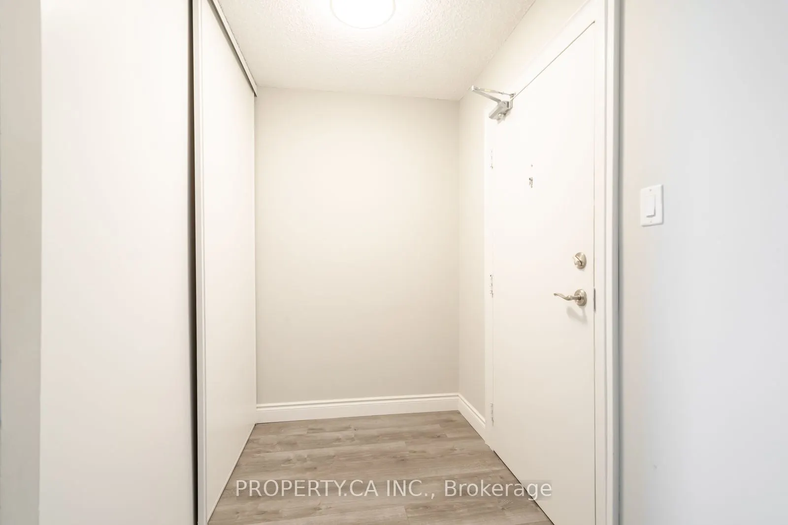 355 Rathburn Road E #1204