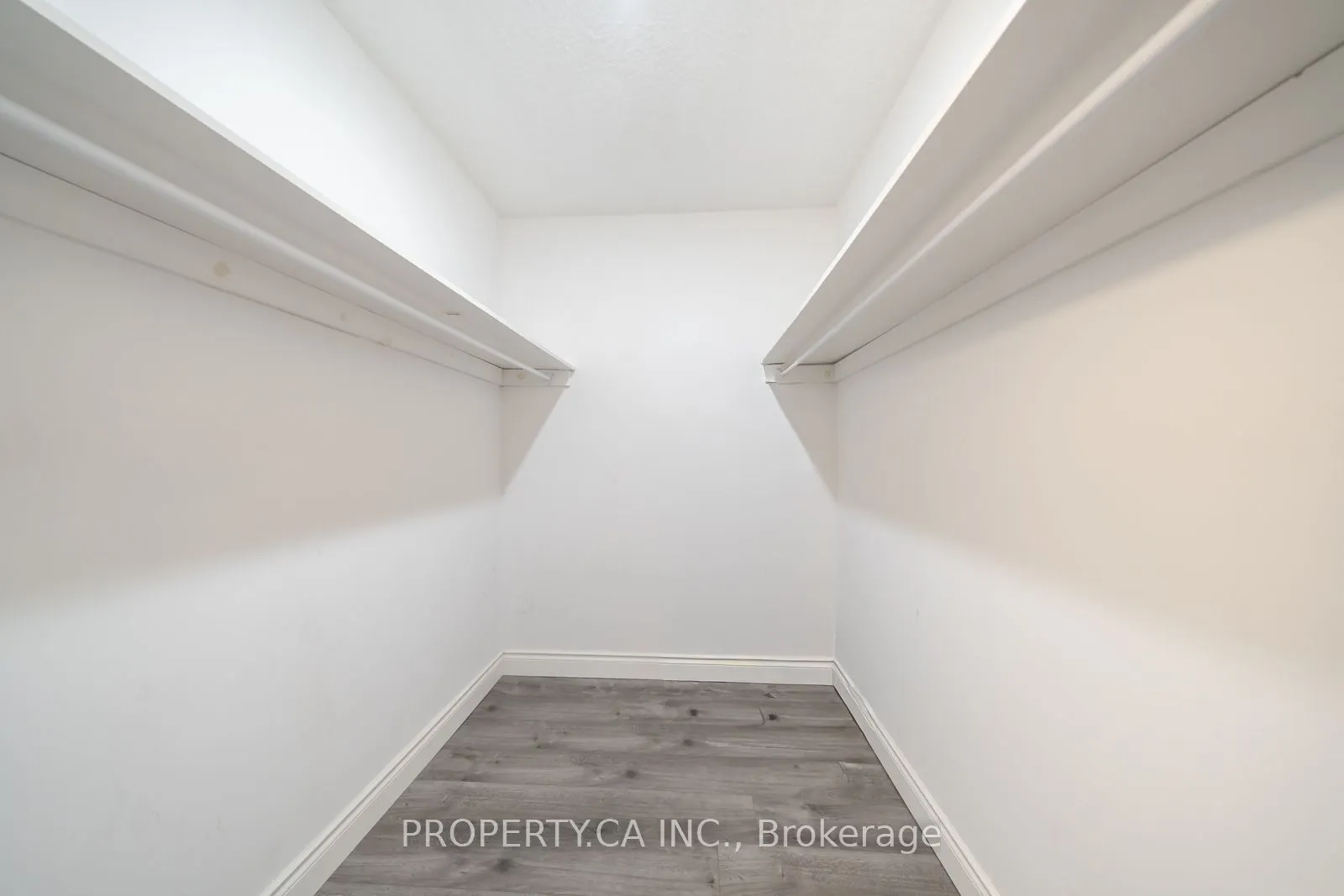 355 Rathburn Road E #1204