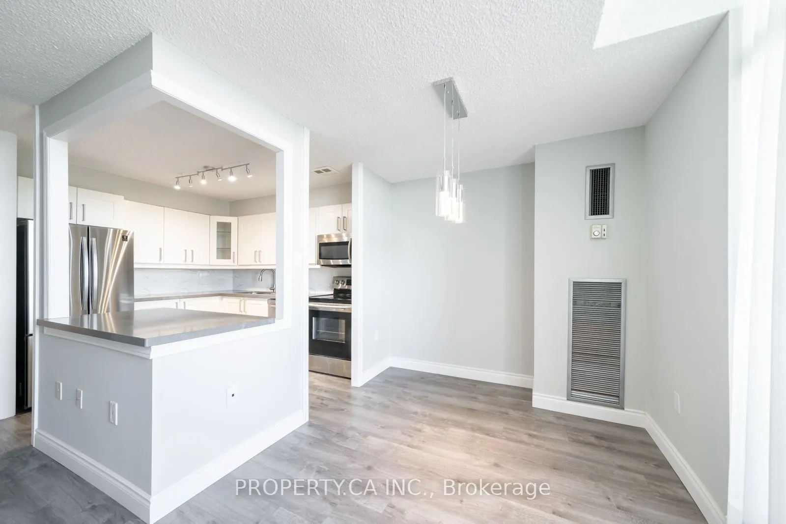 355 Rathburn Road E #1204