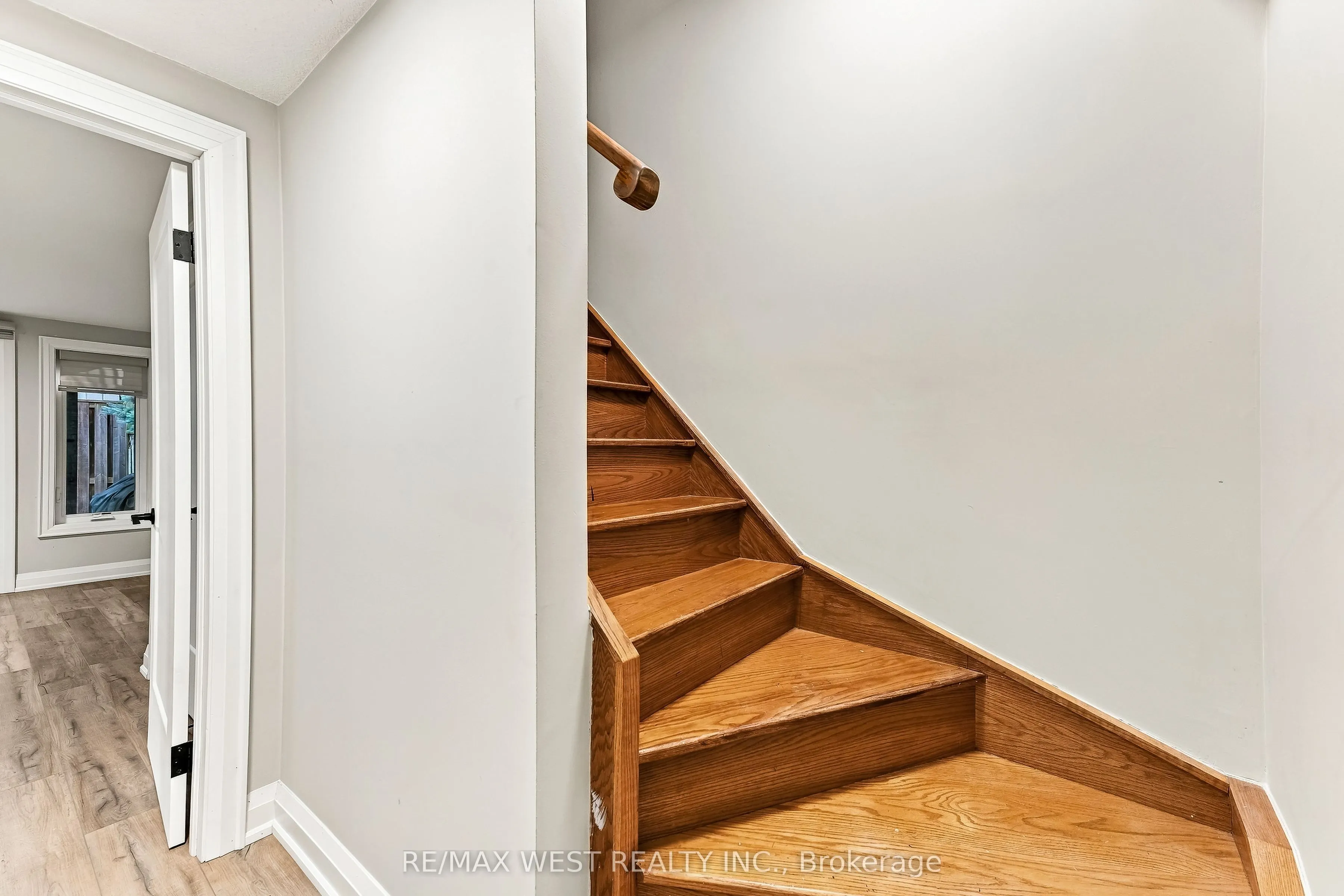 44 Bluewater Court