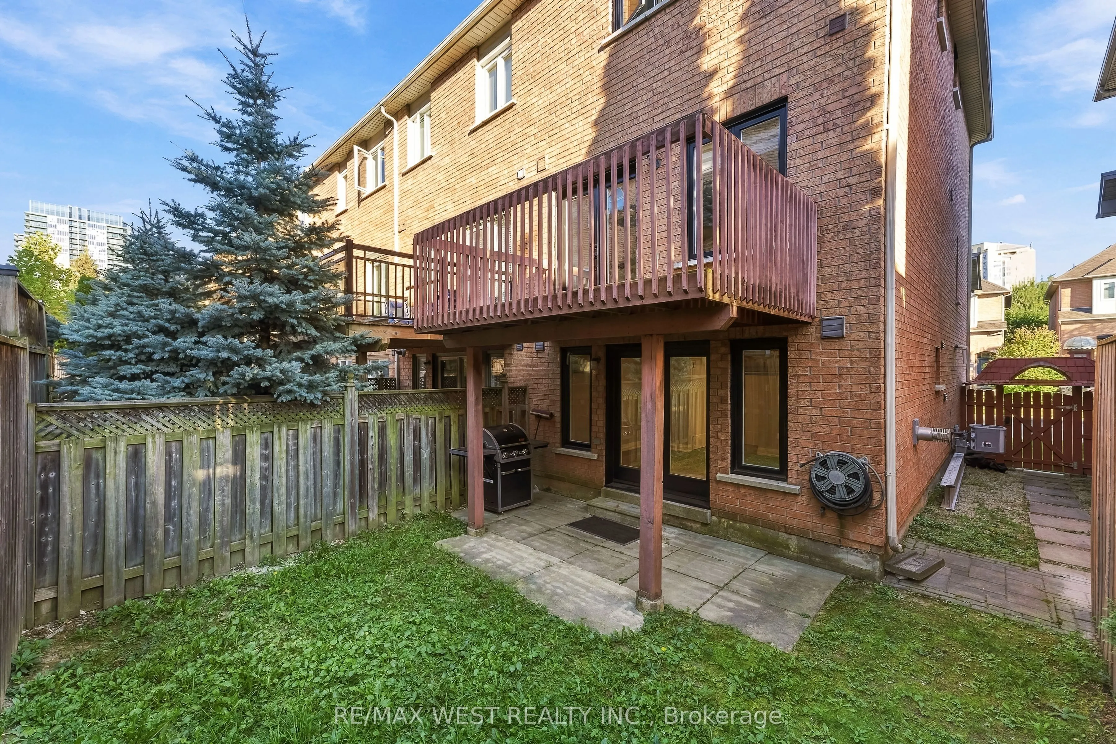 44 Bluewater Court