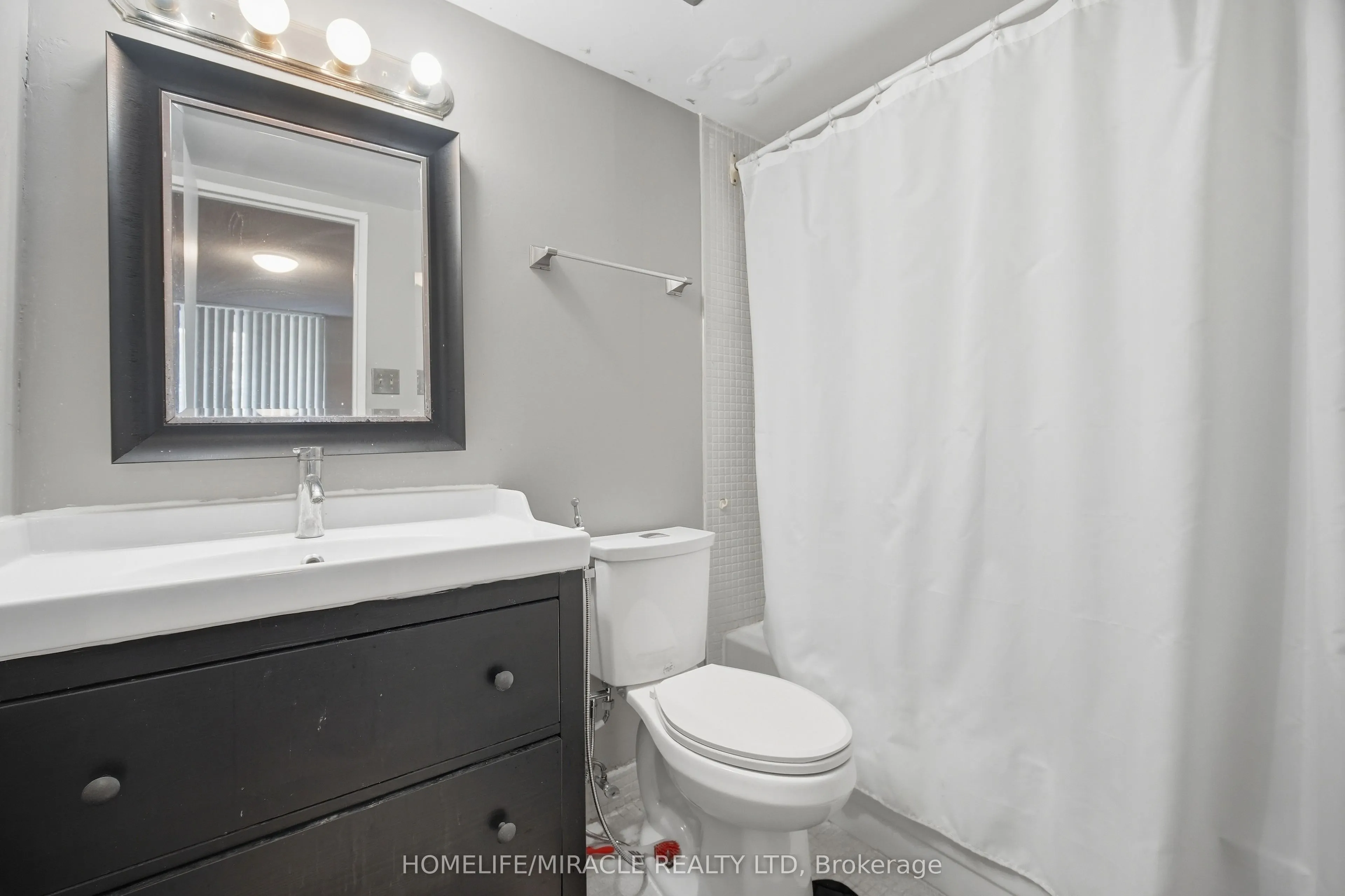 1320 Mississauga Valley Boulevard #209
