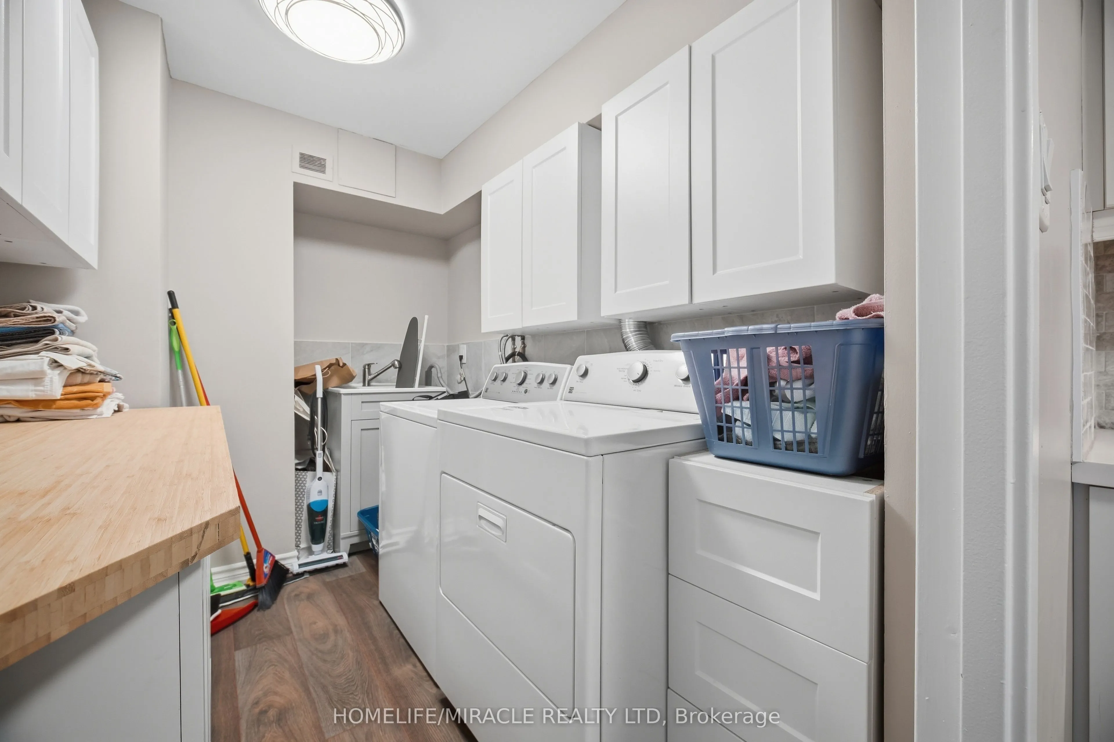 1320 Mississauga Valley Boulevard #209