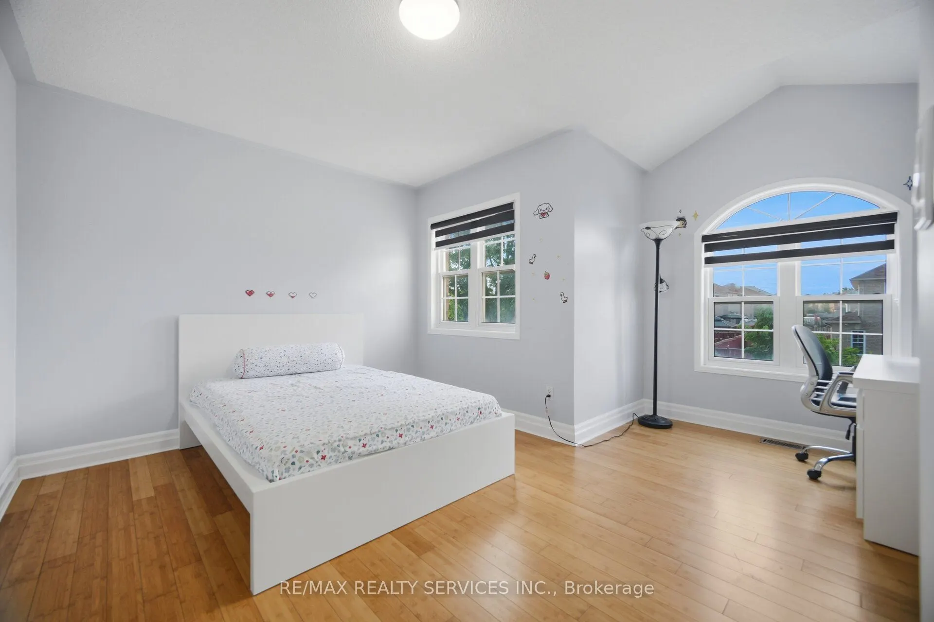 4 Sunnybrook Crescent