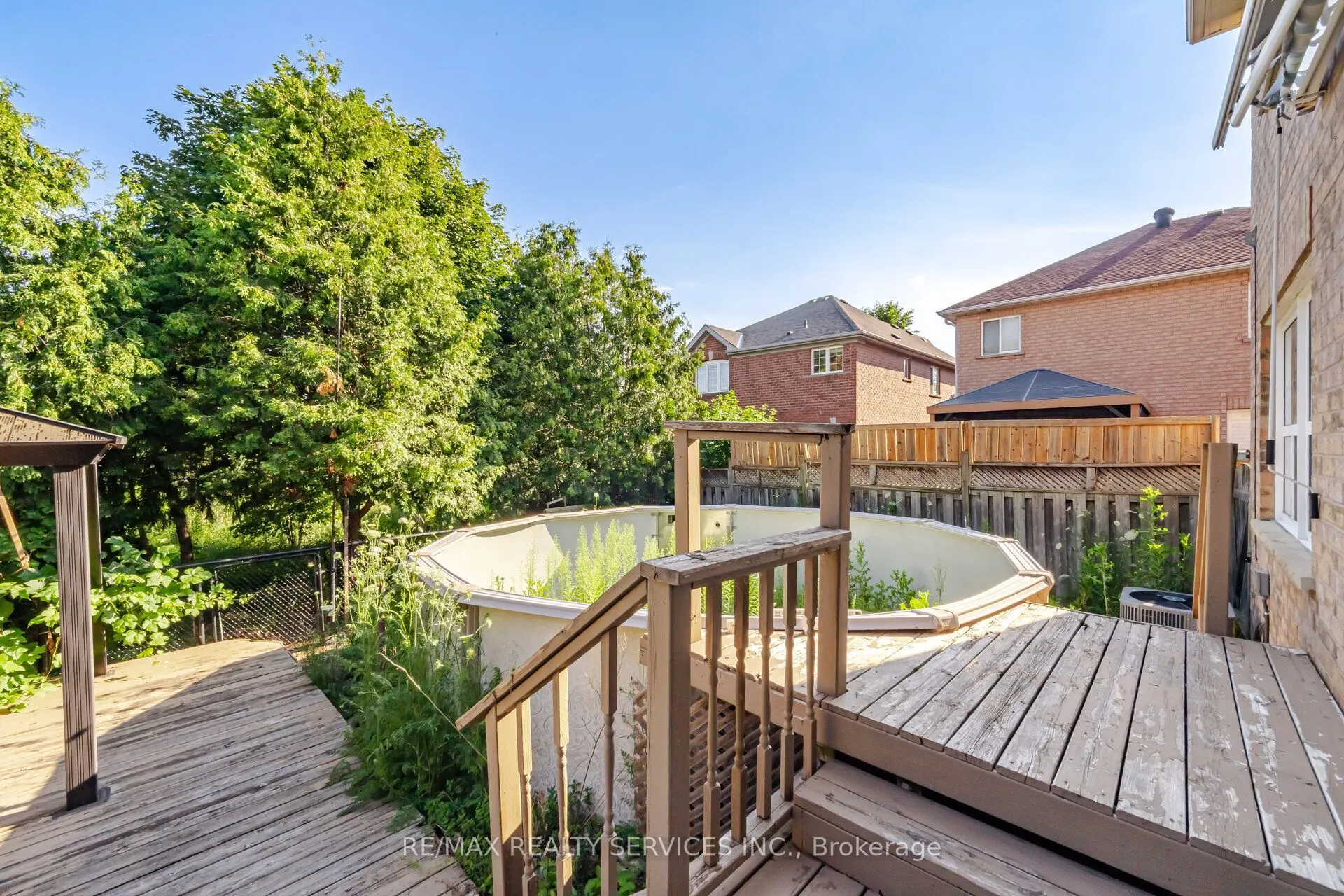 4 Sunnybrook Crescent