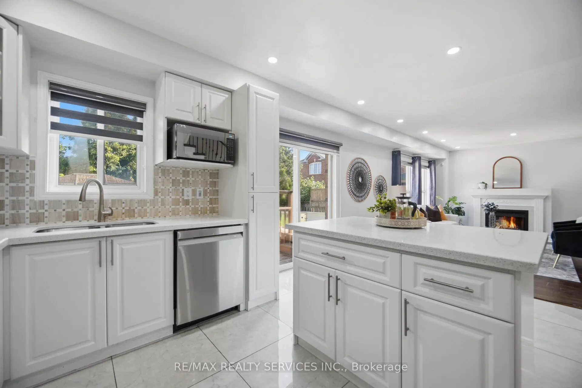 4 Sunnybrook Crescent