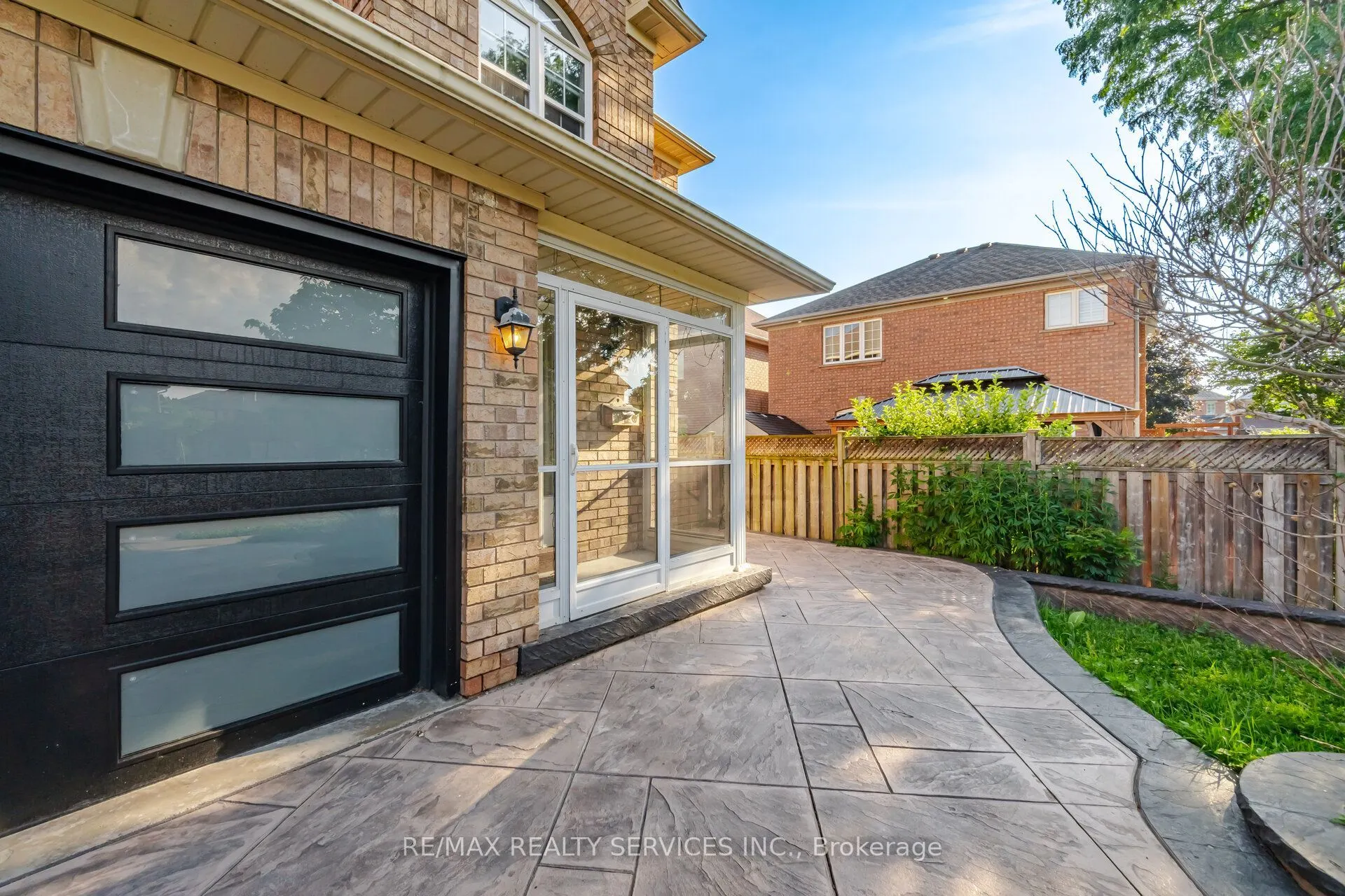 4 Sunnybrook Crescent