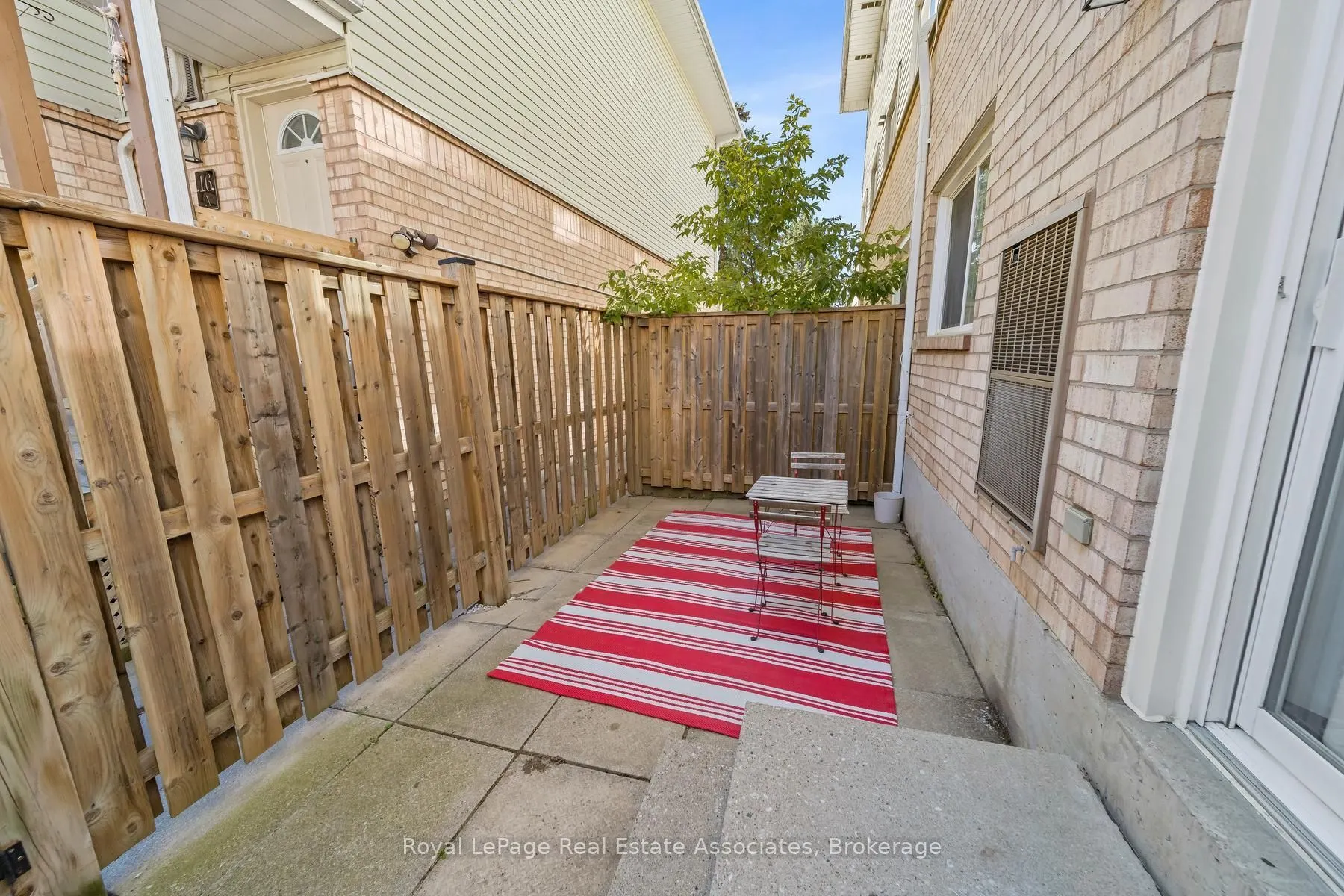 30 Stewart Maclaren Road #18