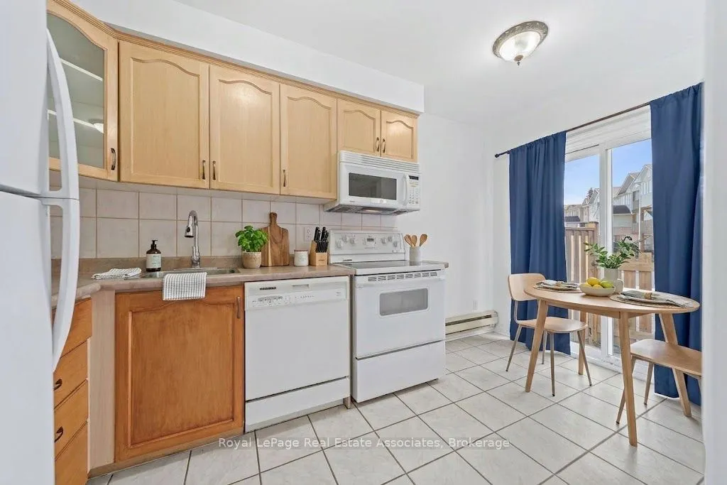 30 Stewart Maclaren Road #18