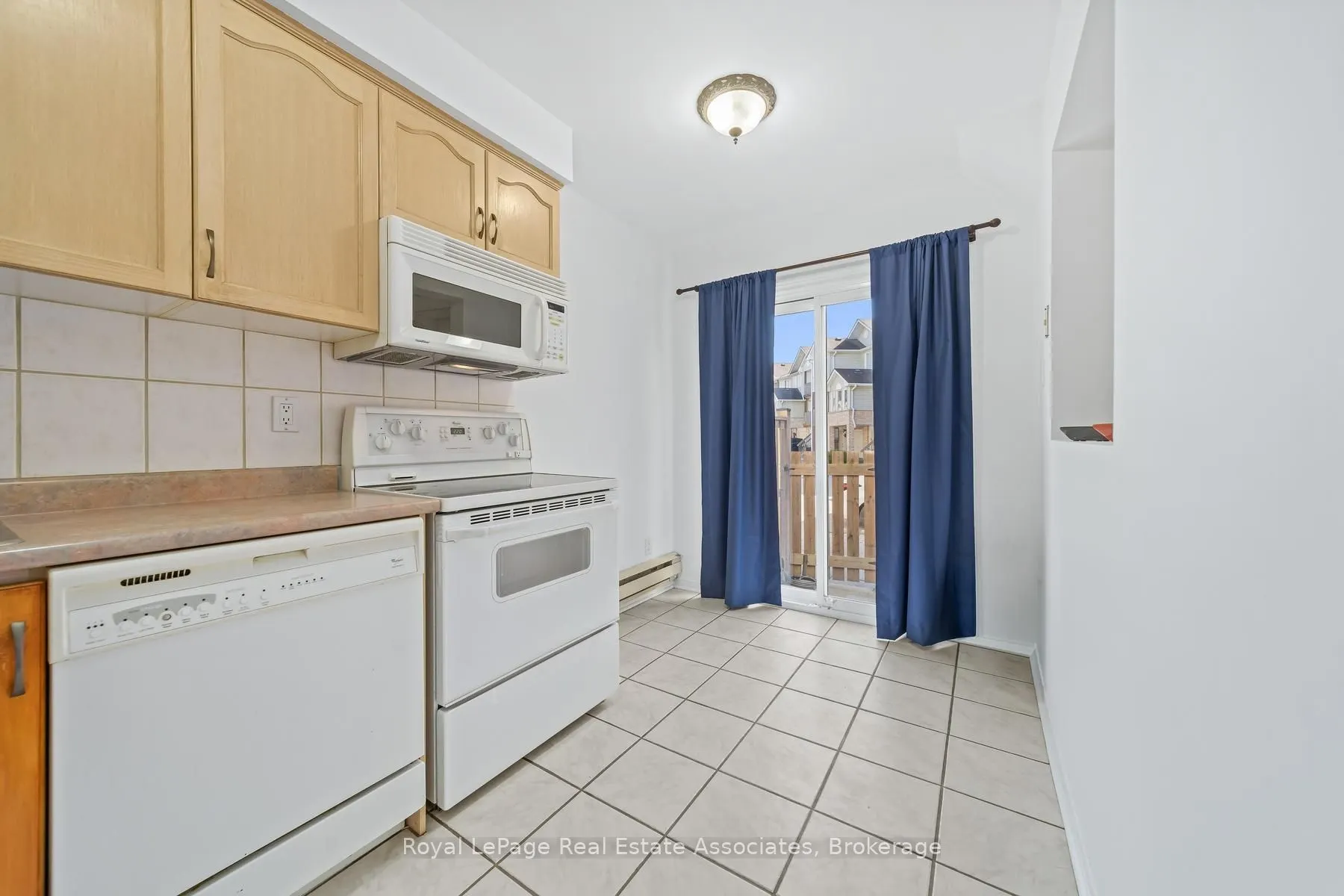 30 Stewart Maclaren Road #18