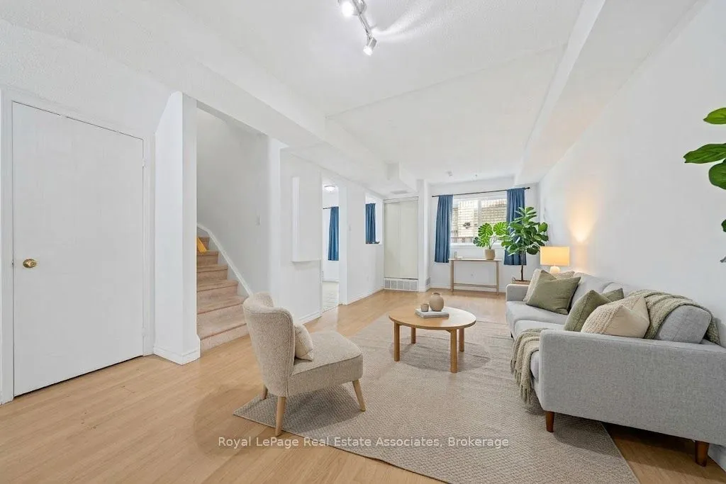 30 Stewart Maclaren Road #18