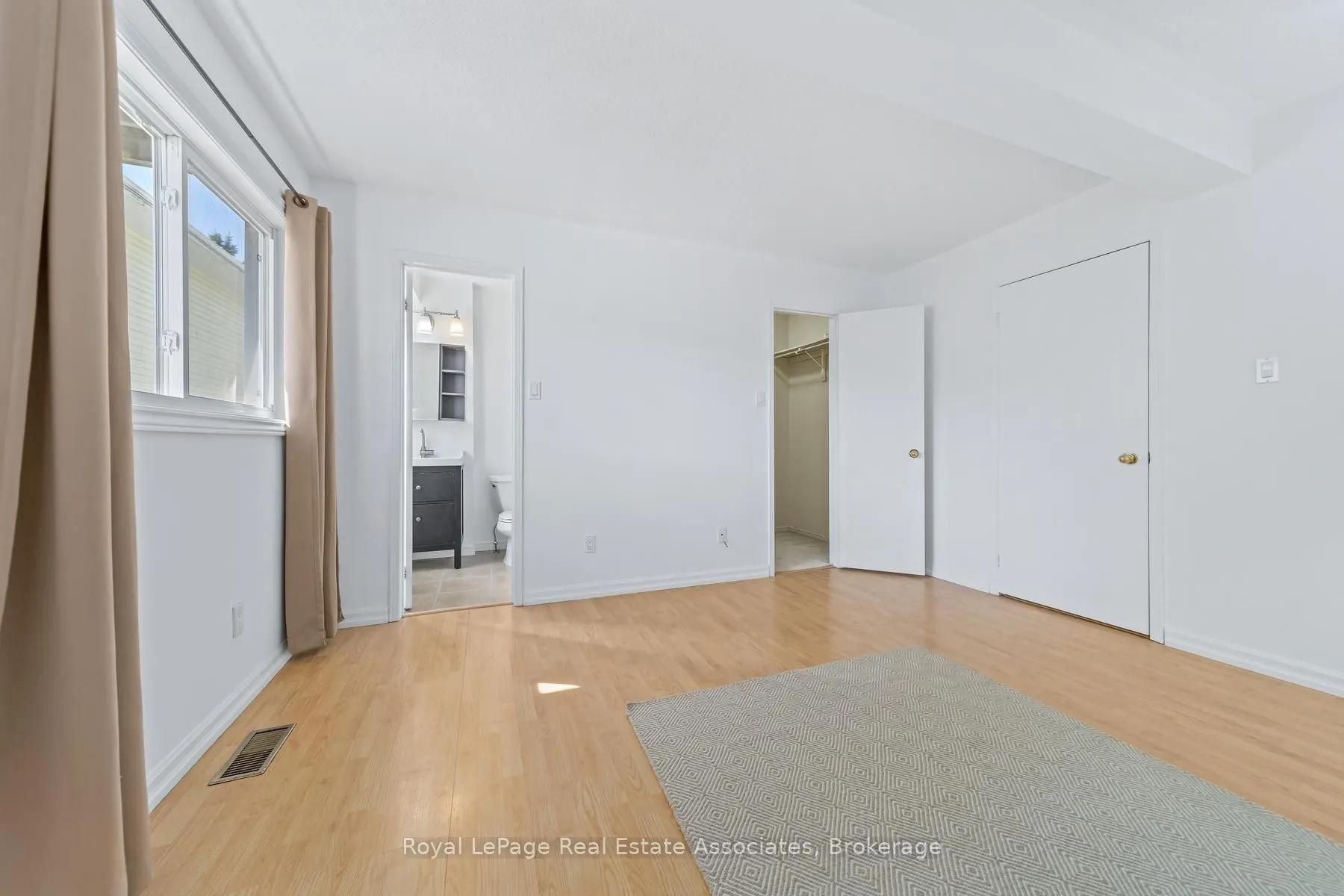 30 Stewart Maclaren Road #18
