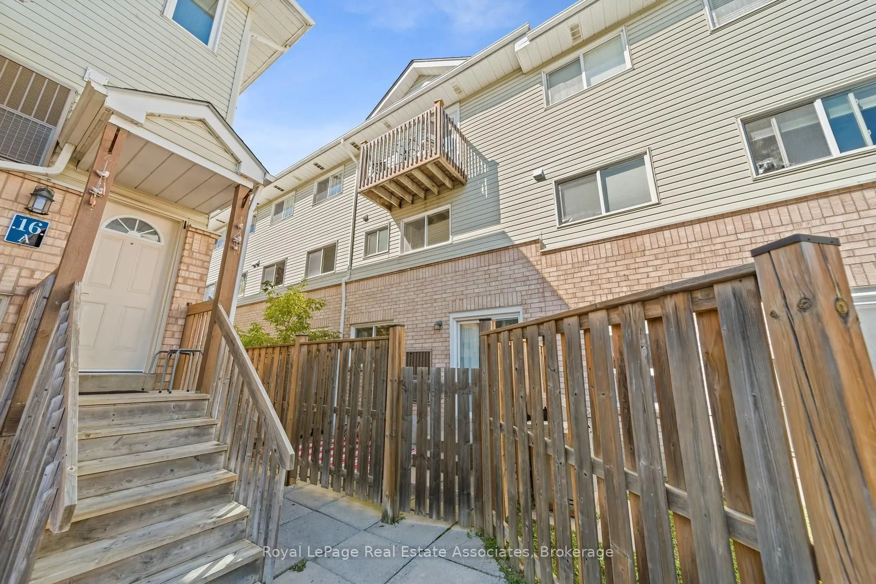 30 Stewart Maclaren Road #18