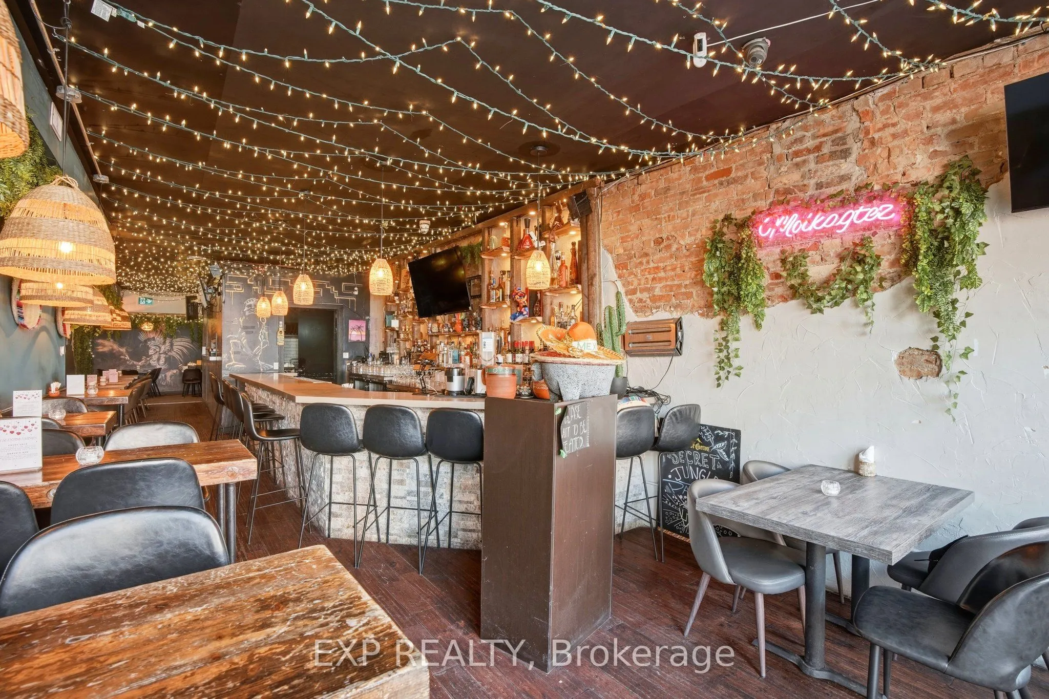 1263 Queen Street W