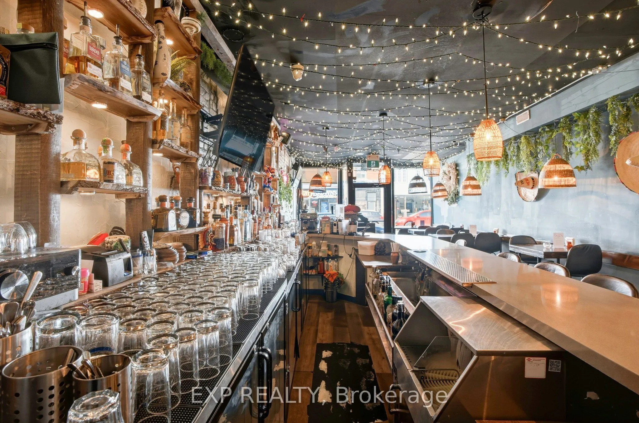 1263 Queen Street W