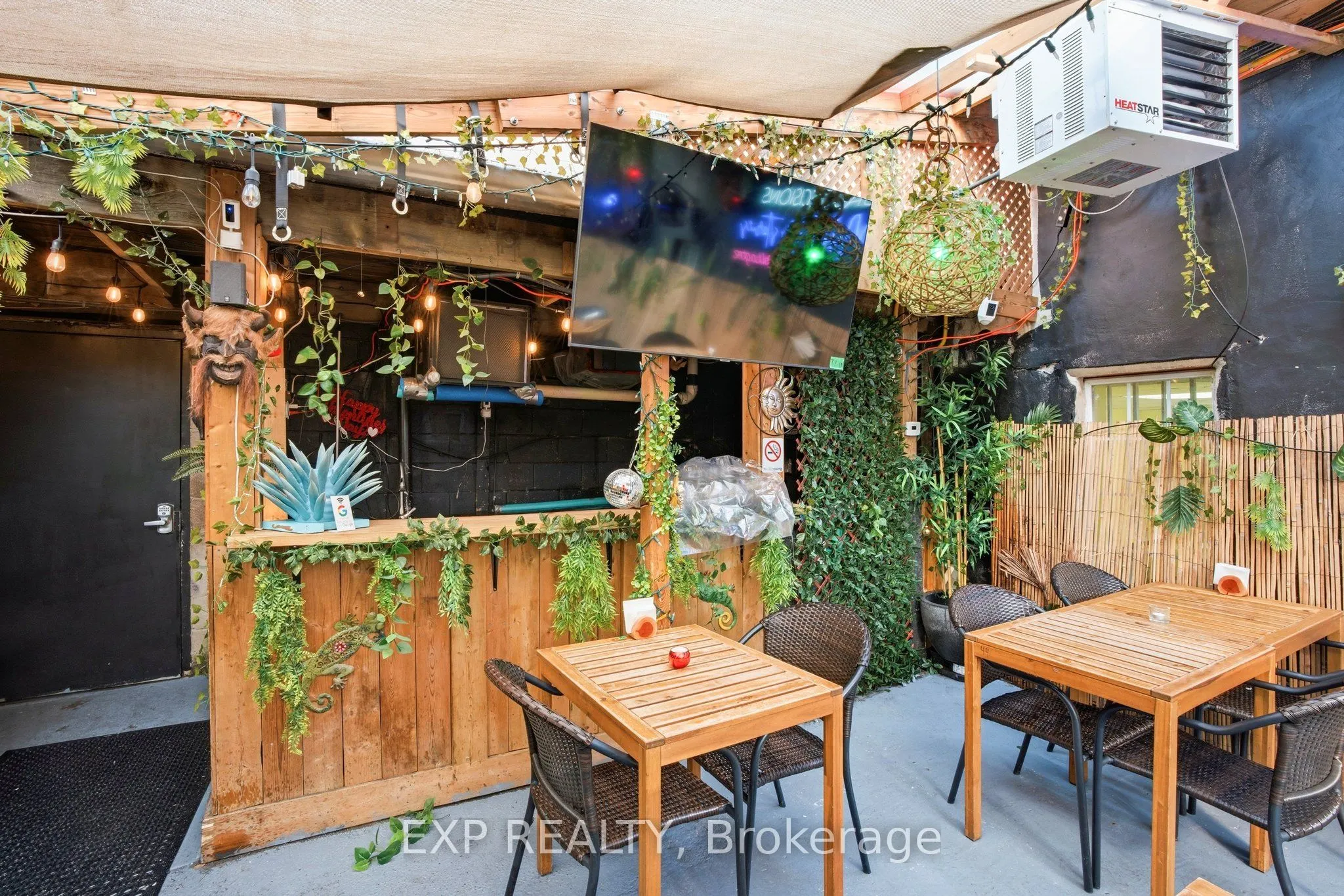 1263 Queen Street W