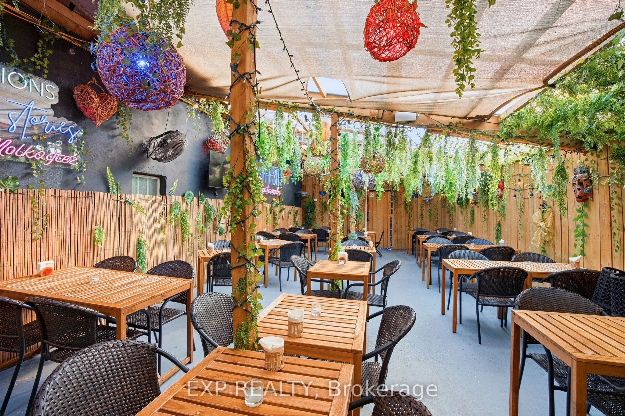 1263 Queen Street W