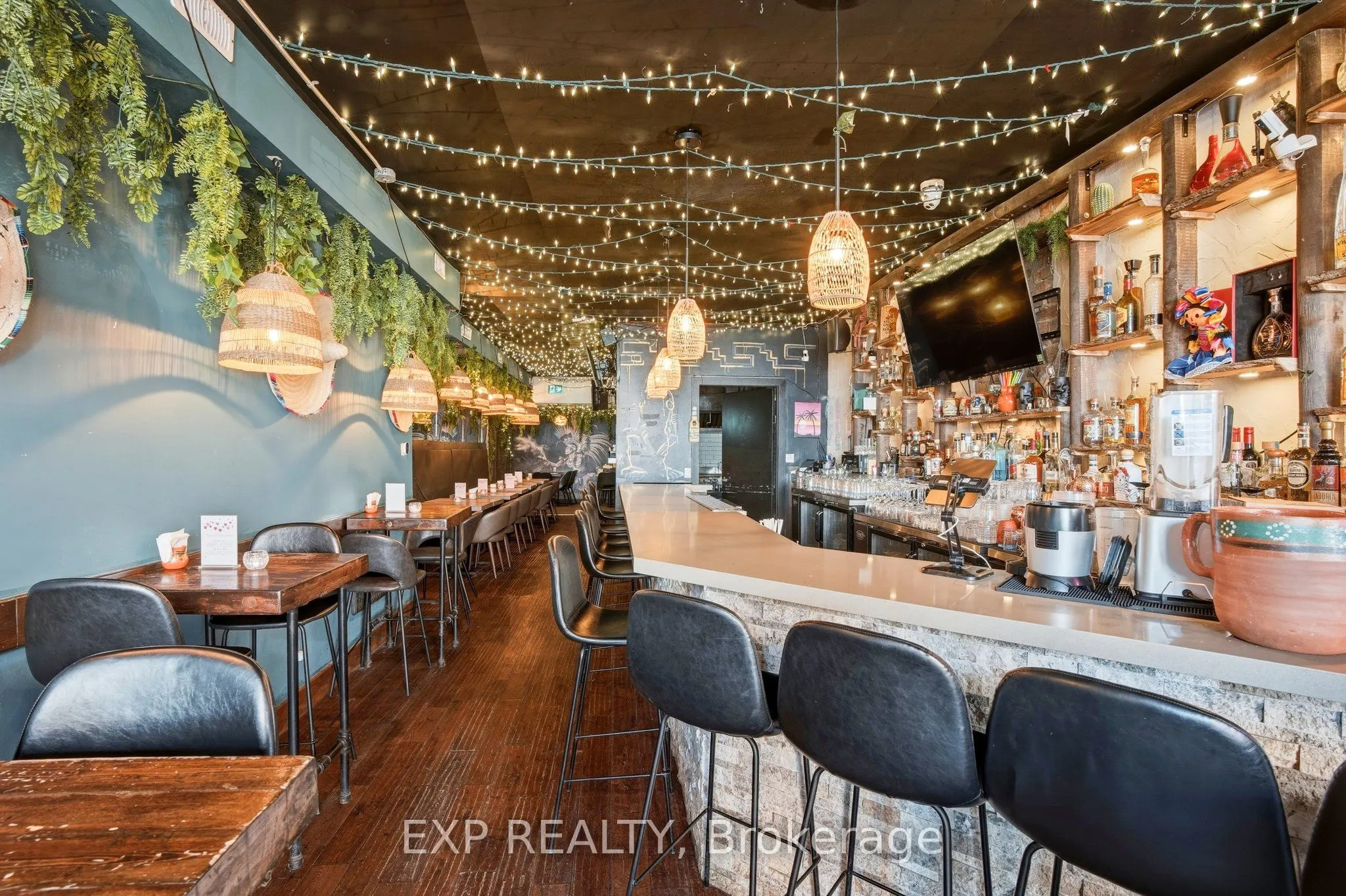 1263 Queen Street W