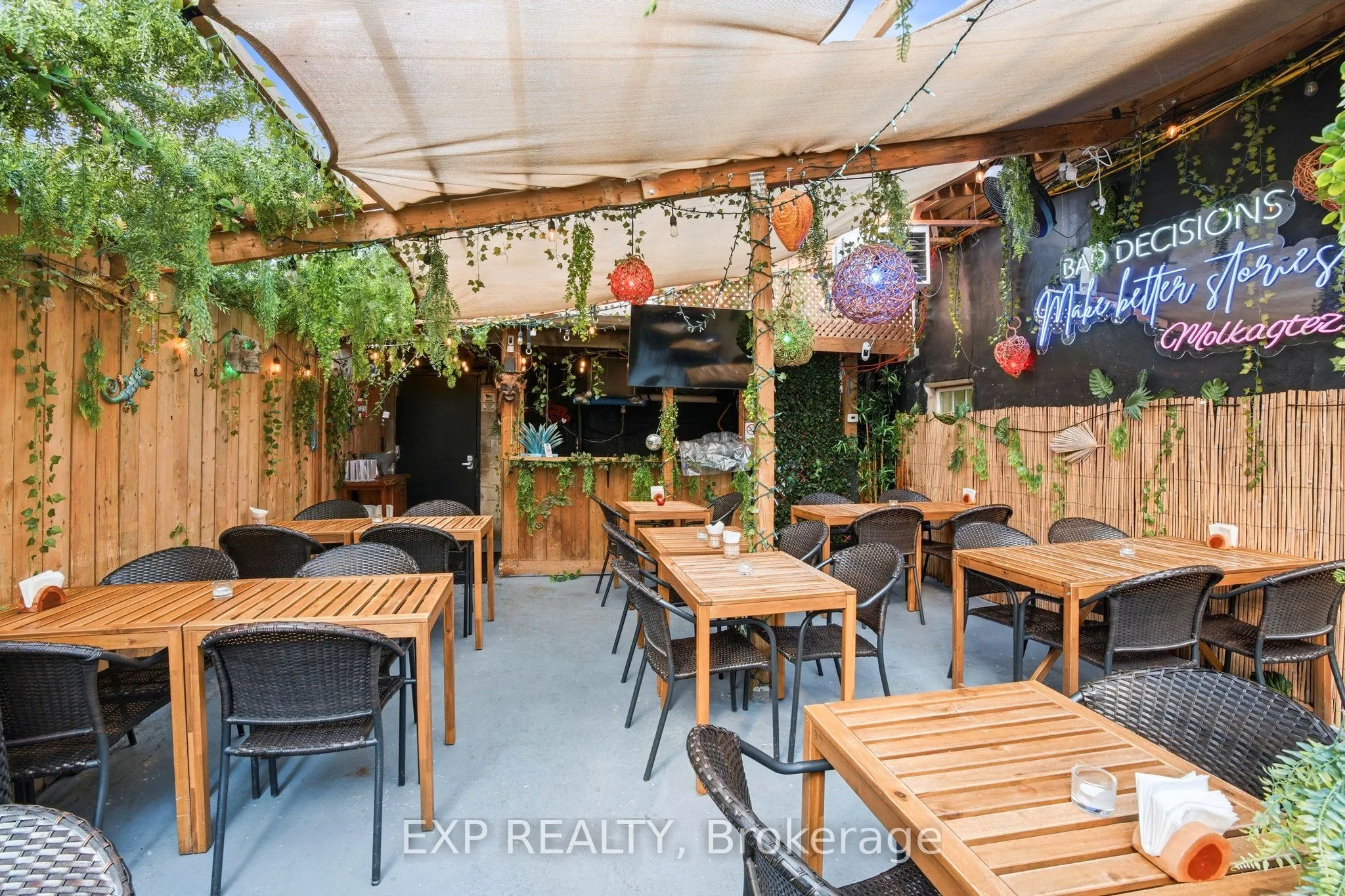 1263 Queen Street W