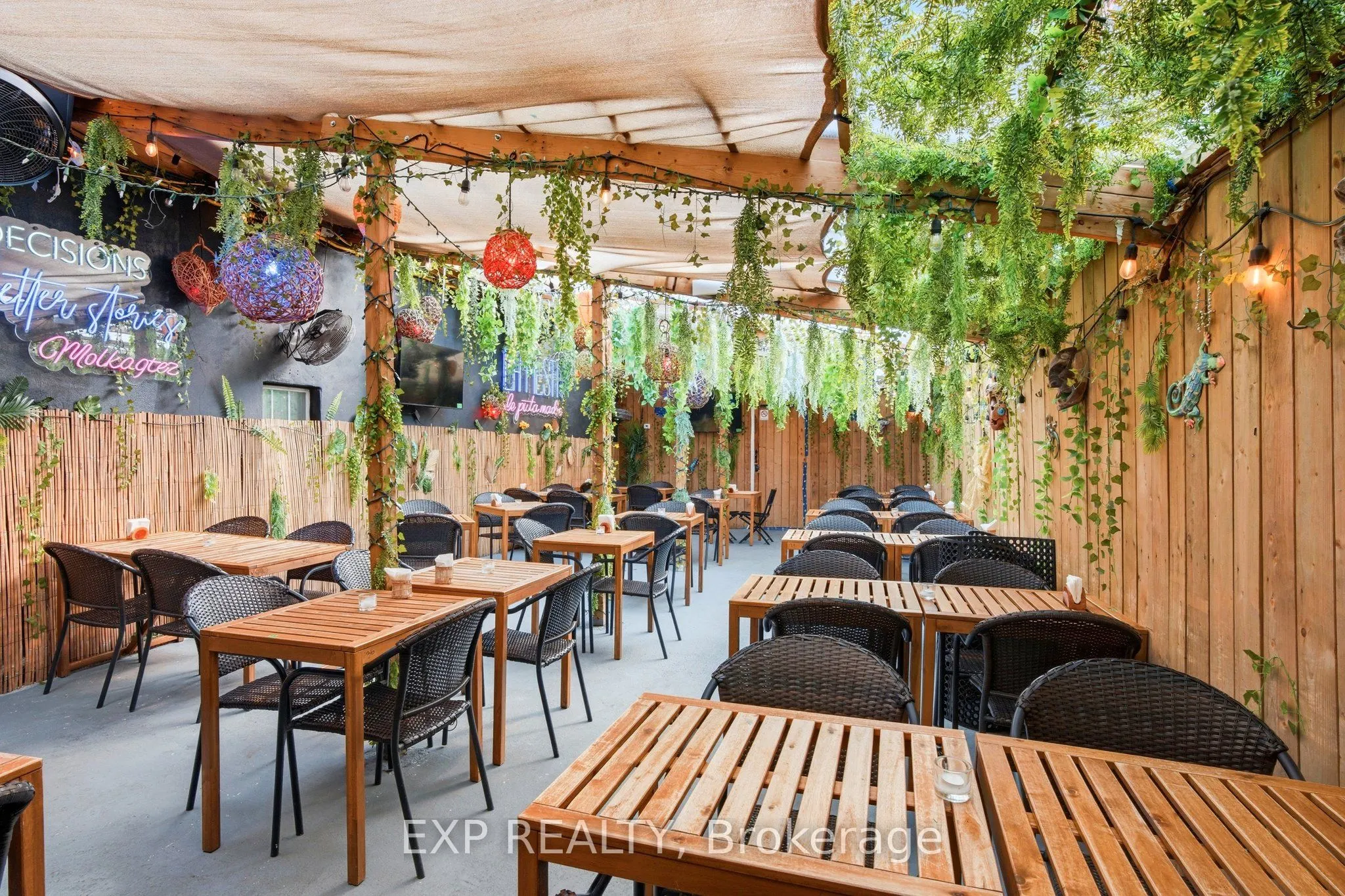 1263 Queen Street W