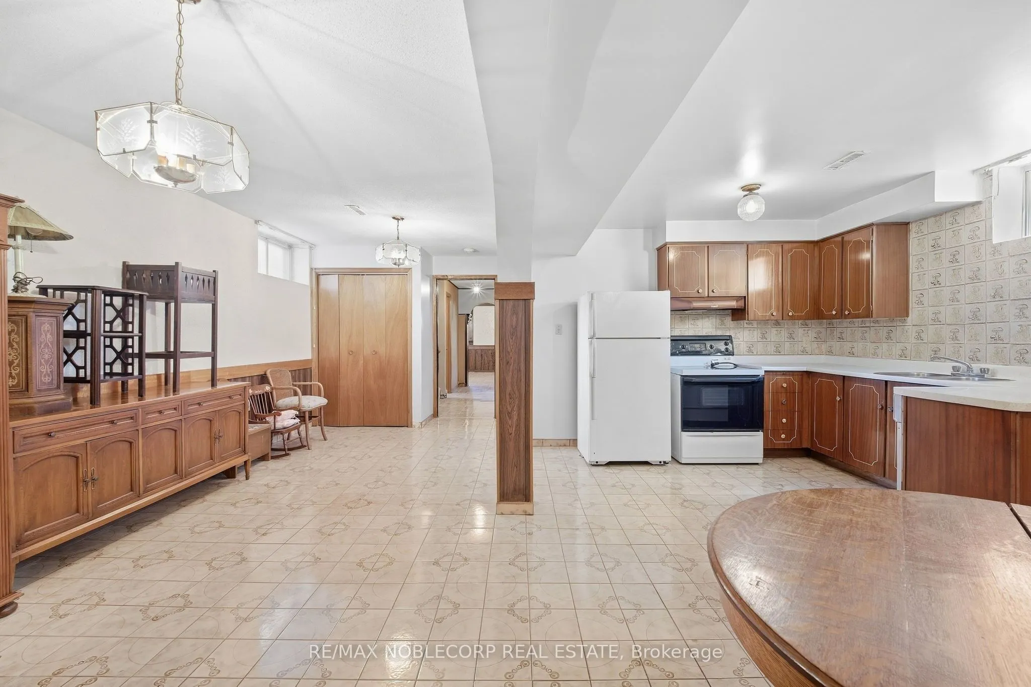 4 Warlingham Court