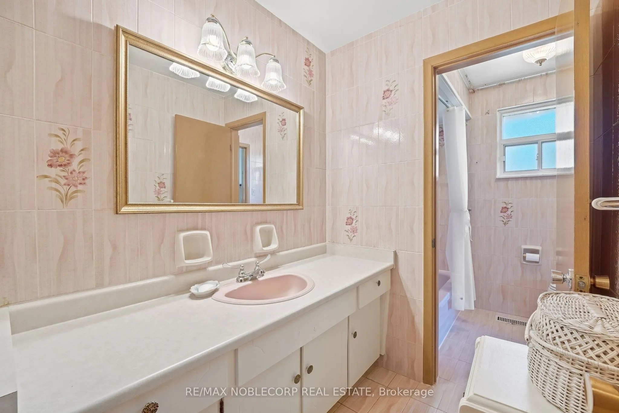 4 Warlingham Court