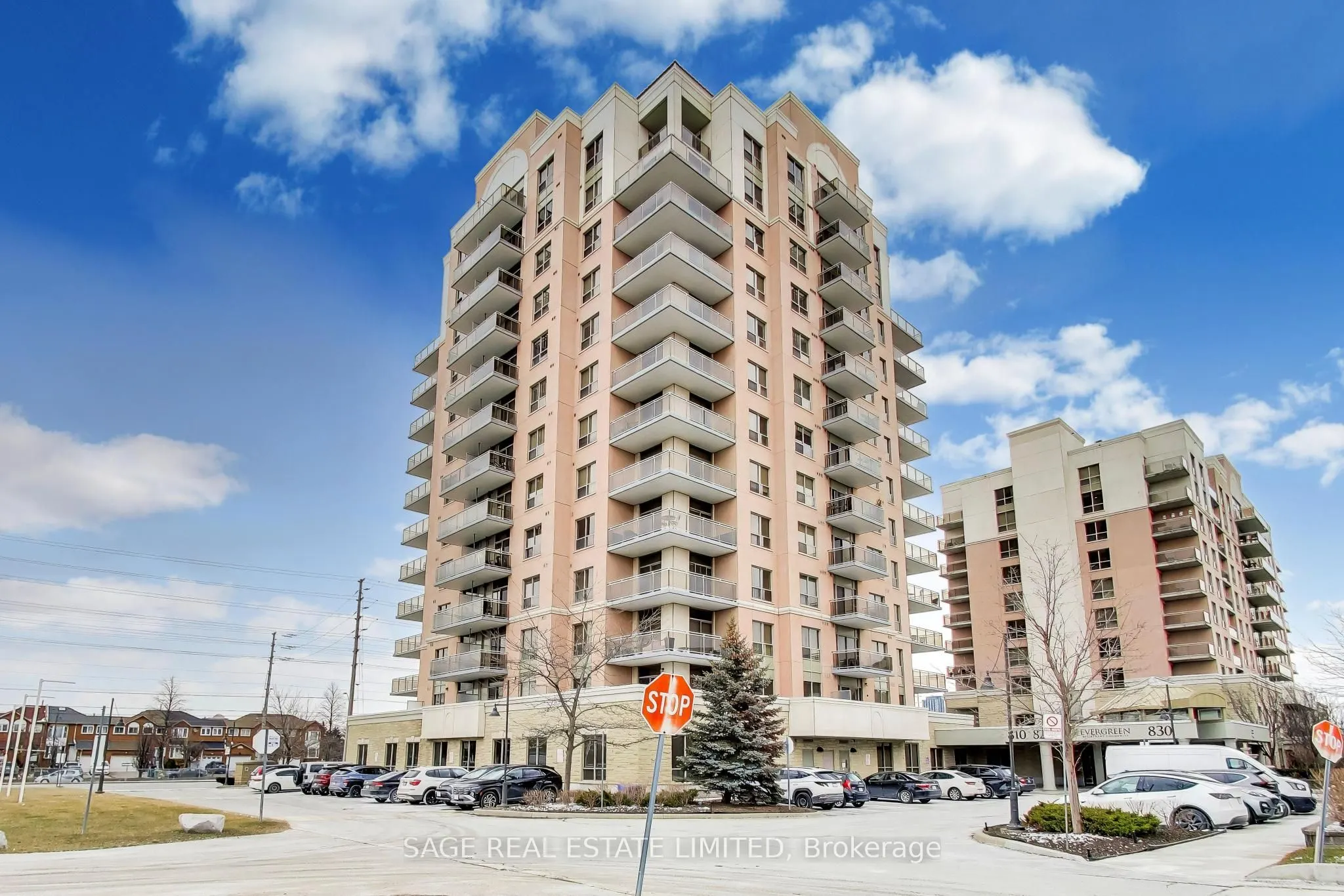 810 Scollard Court #902