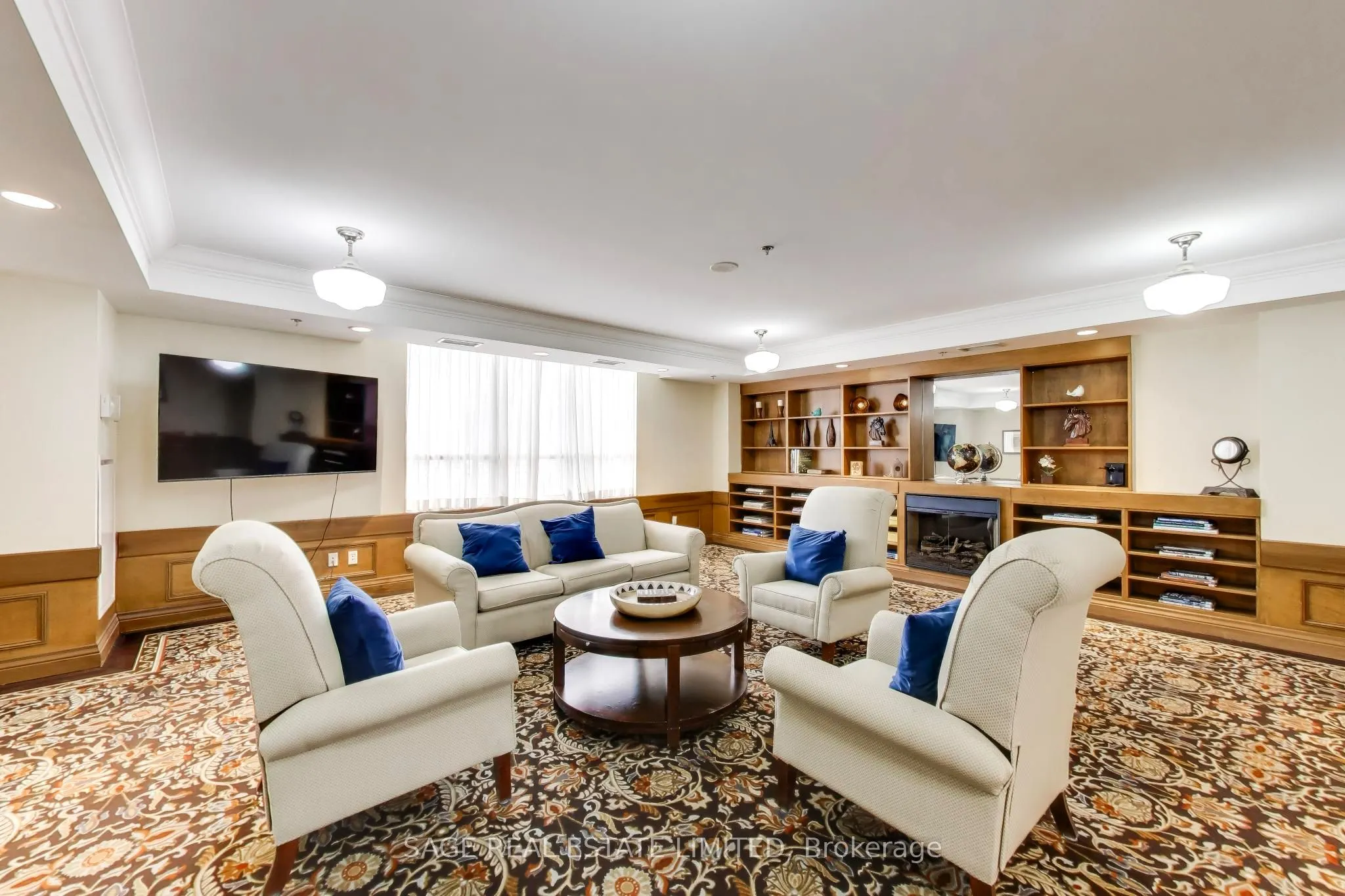 810 Scollard Court #902
