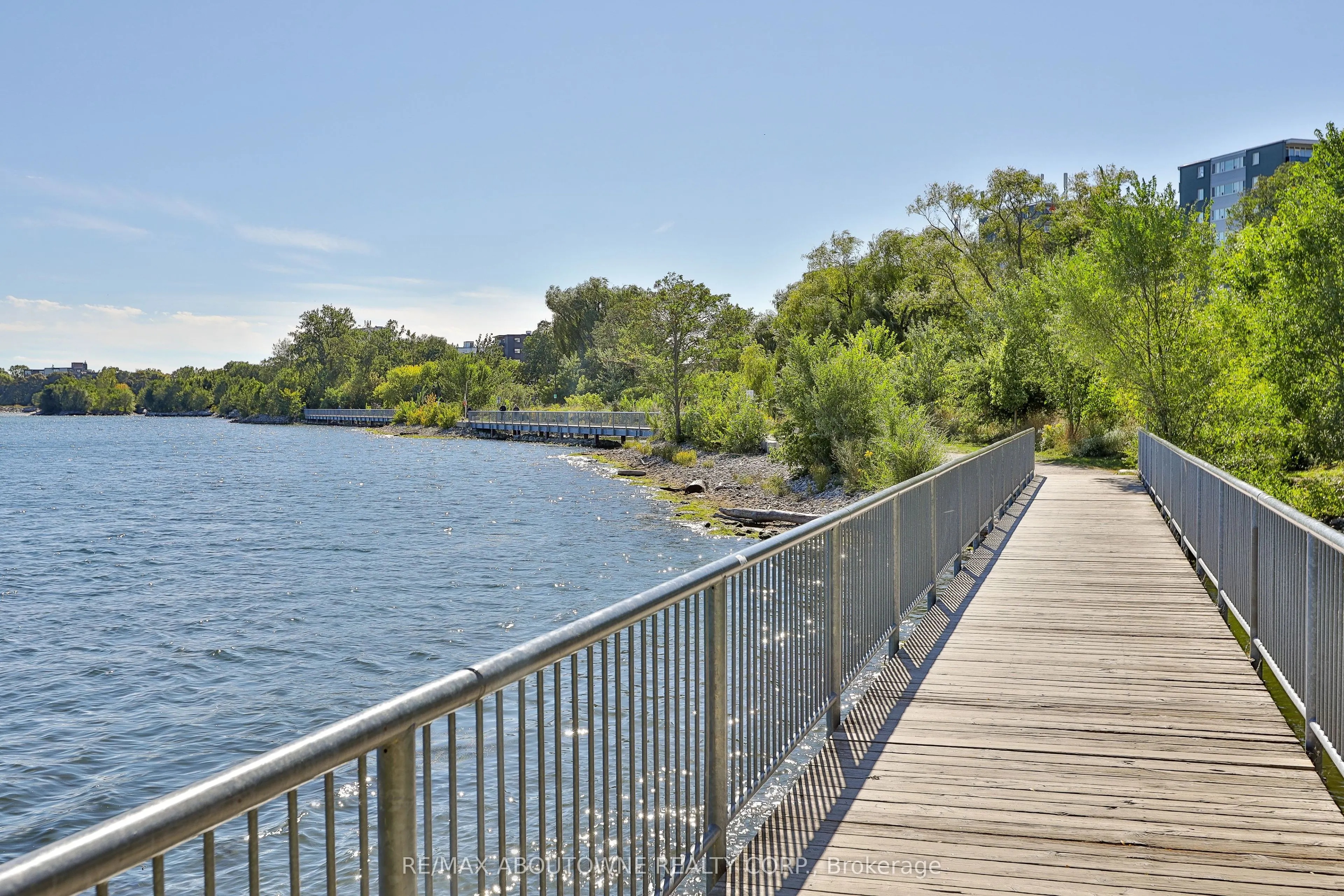 2287 Lake Shore Road W #301