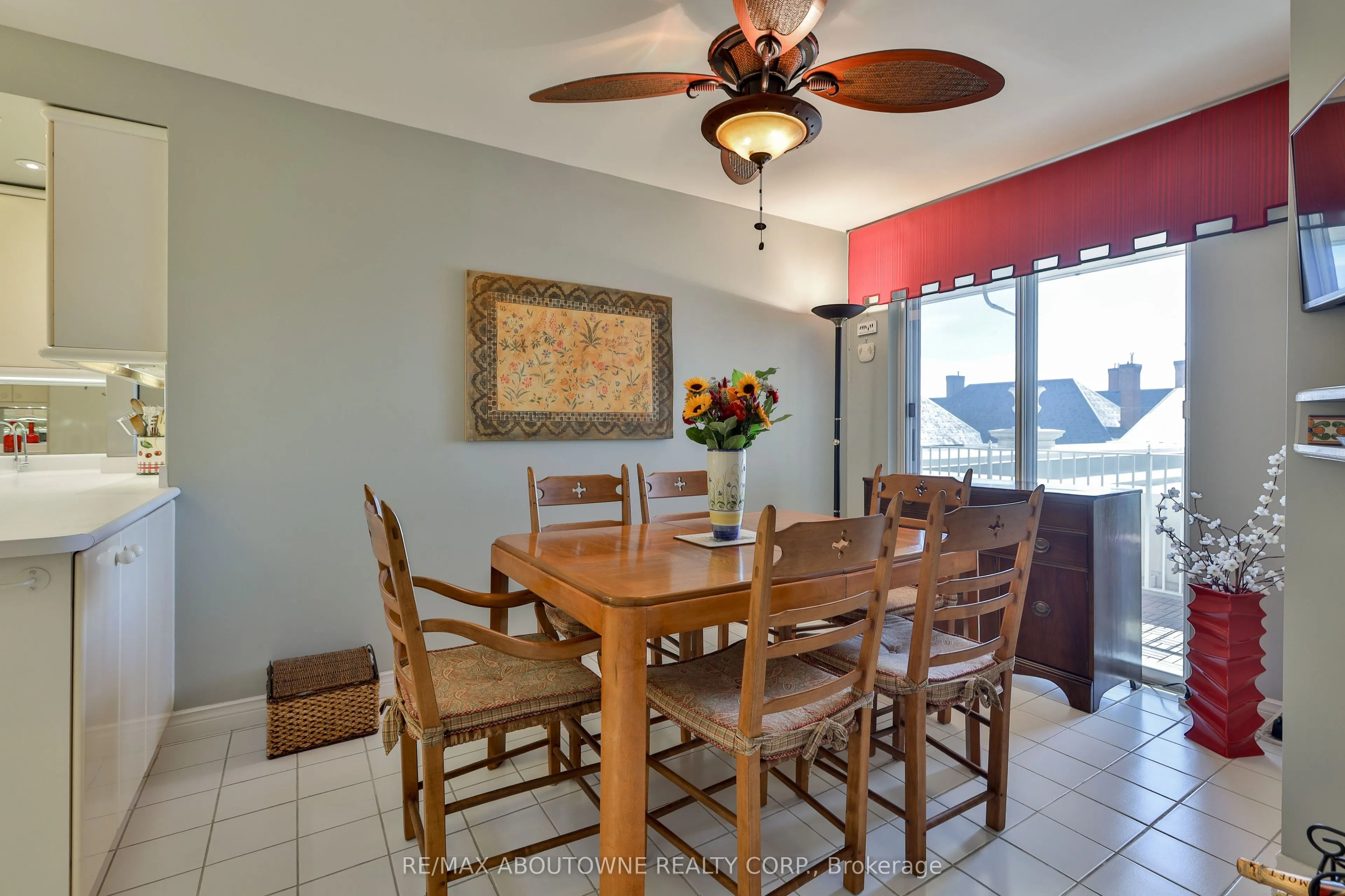 2287 Lake Shore Road W #301