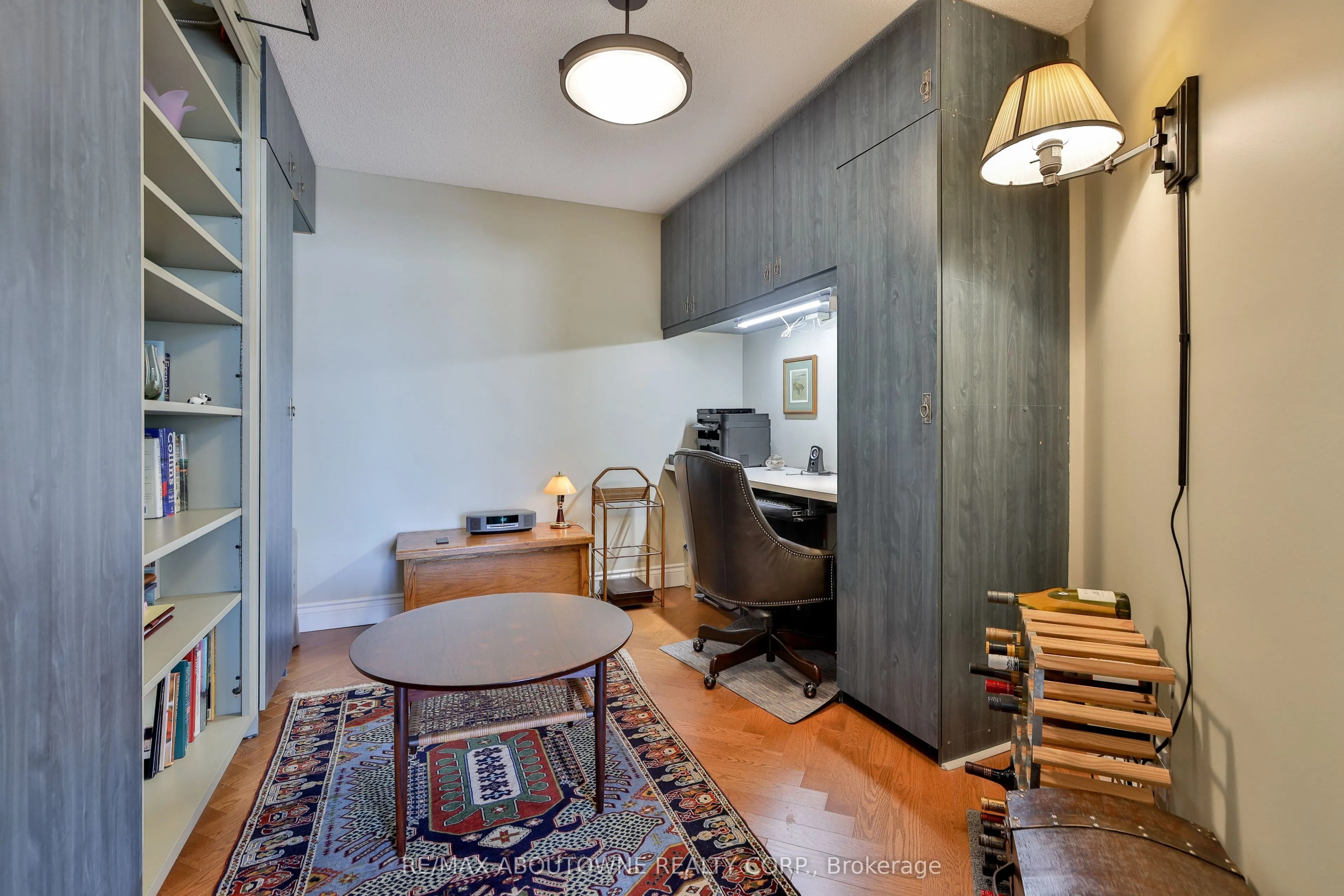 2287 Lake Shore Road W #301