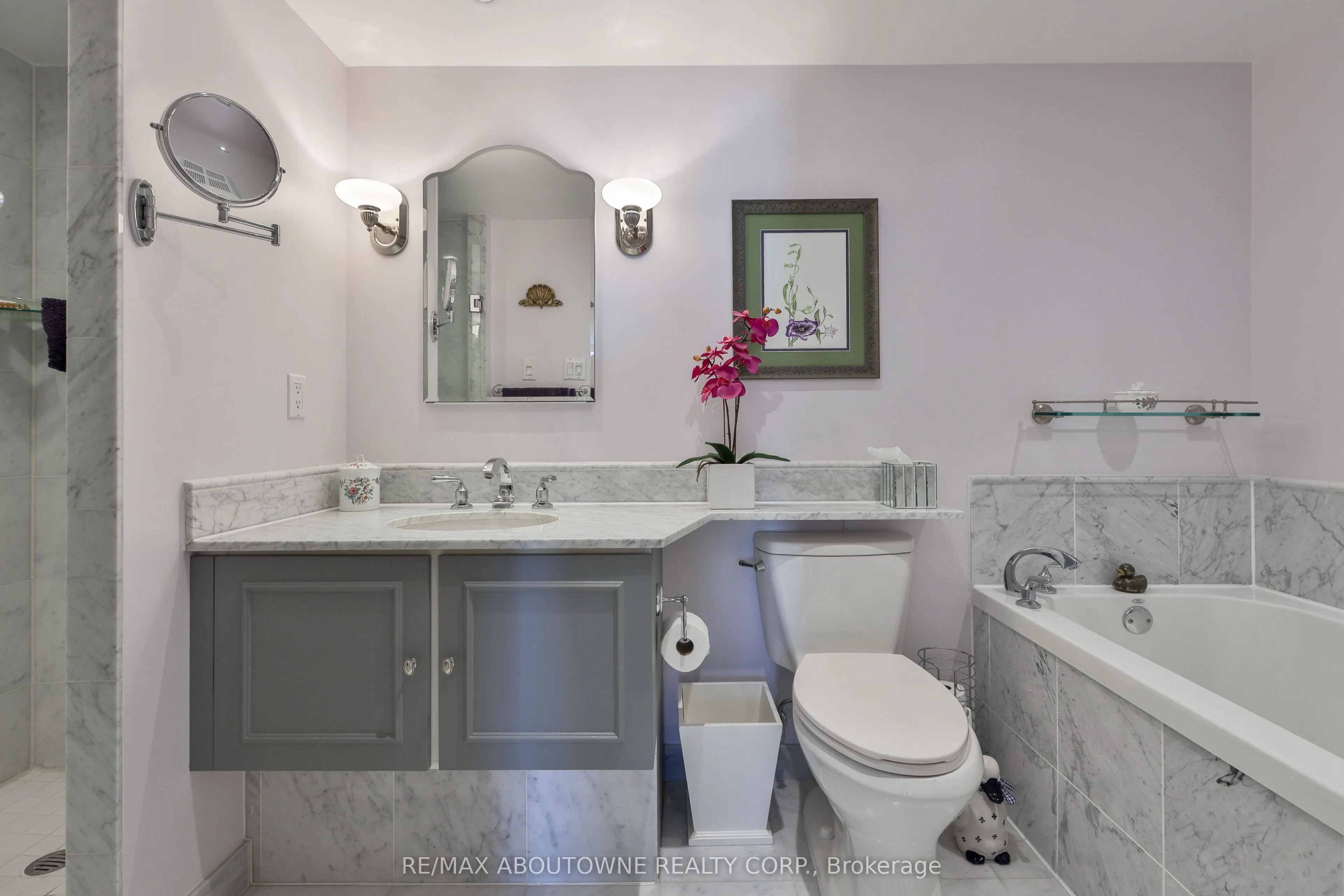 2287 Lake Shore Road W #301