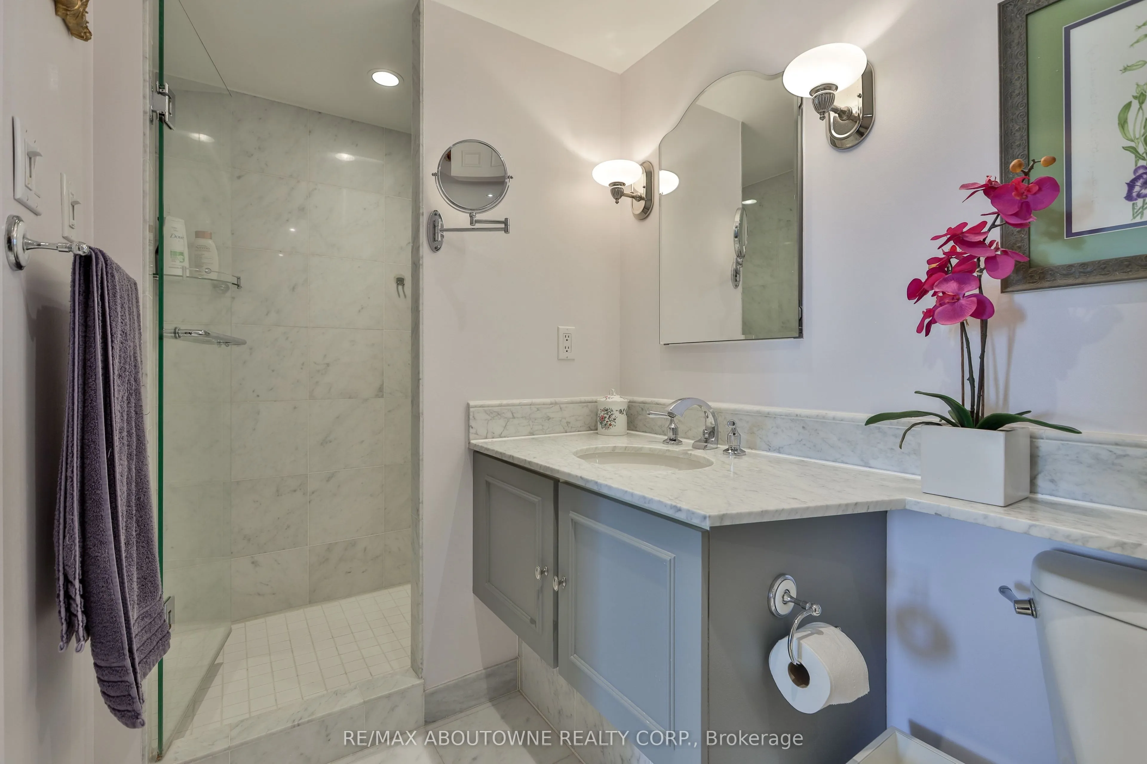 2287 Lake Shore Road W #301