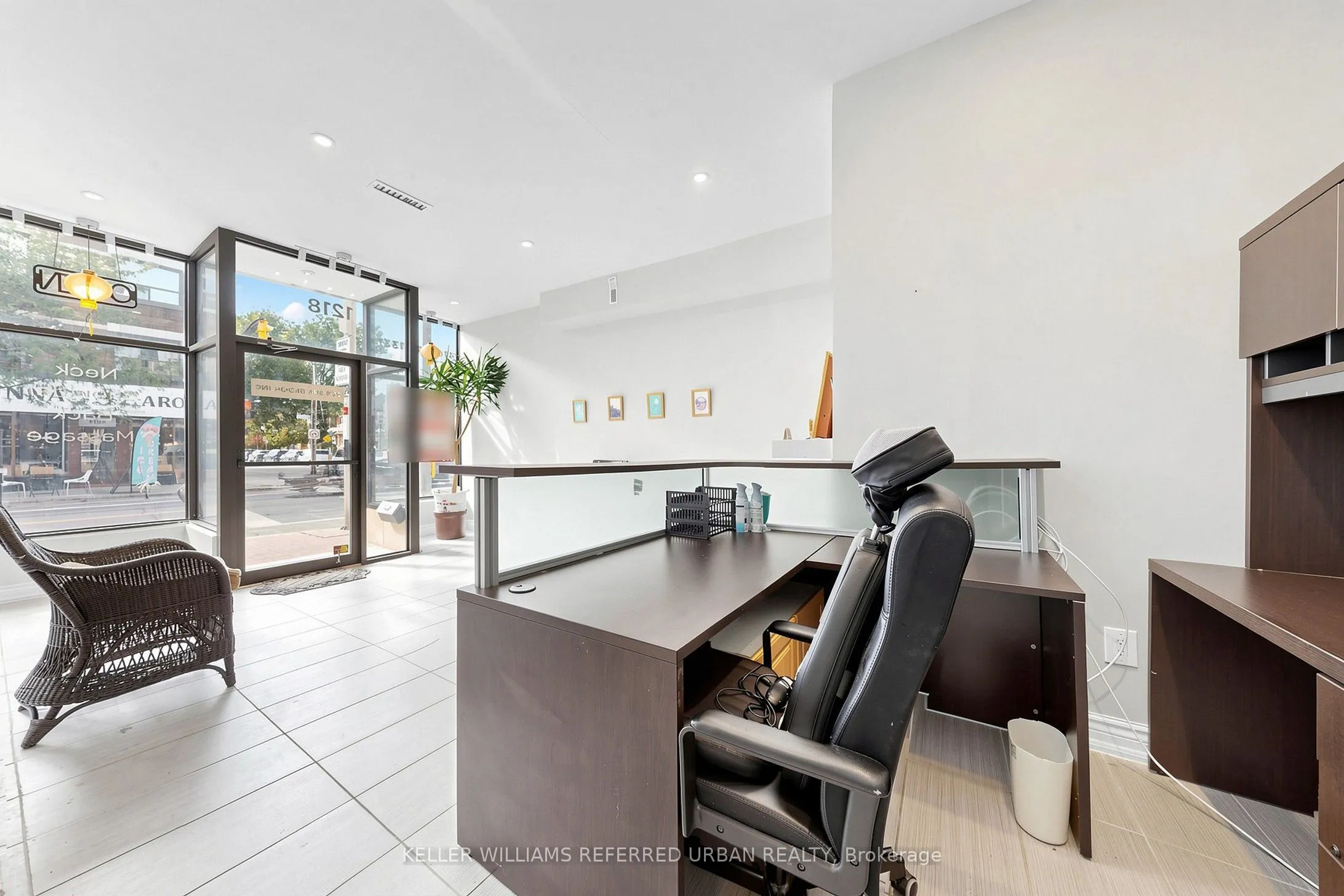 1218 Bloor Street W