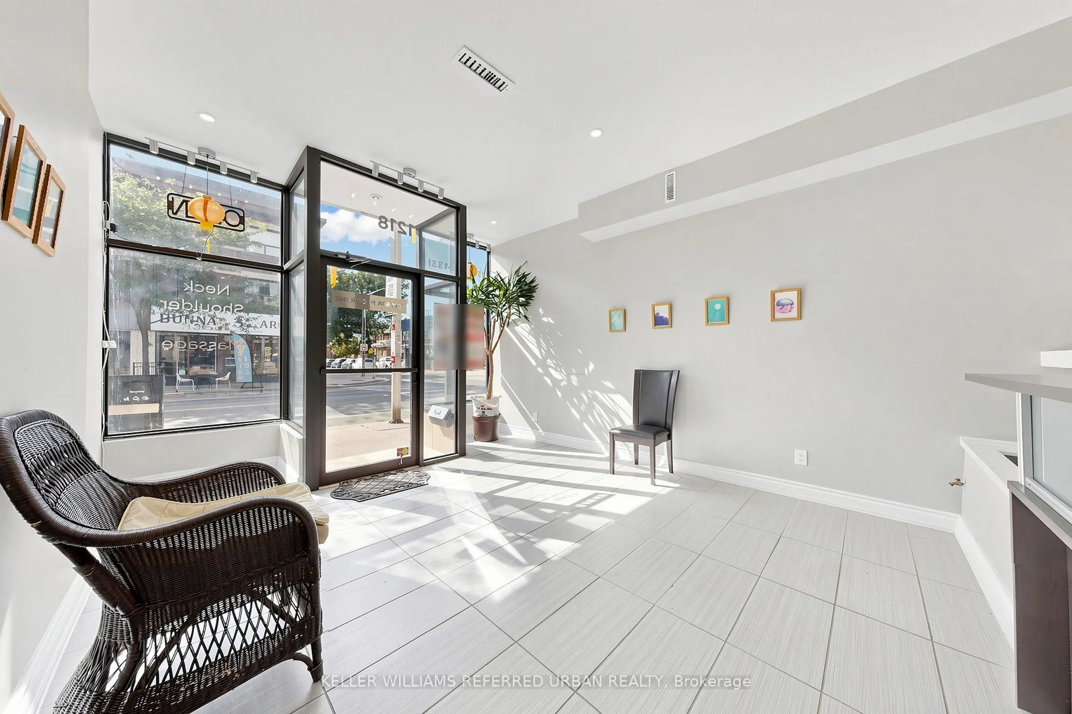 1218 Bloor Street W